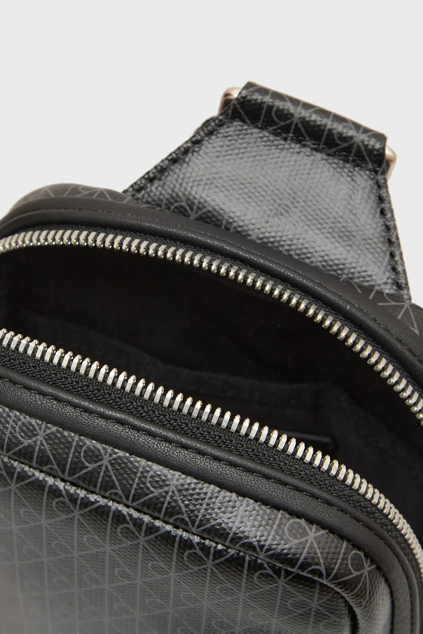 Сумка EMBLEM AOP COATED SQUARE SLING 5