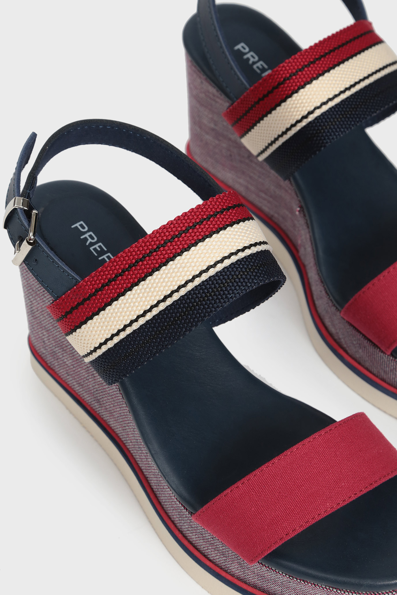 Красные босоножки 10