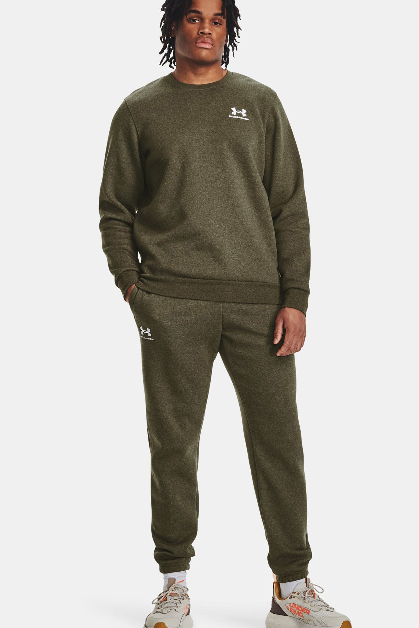Мужской оливковый свитшот UA Essential Fleece Crew-GRNUnder Armour Мужской оливковый свитшот UA Essential Fleece Crew-GRN 2