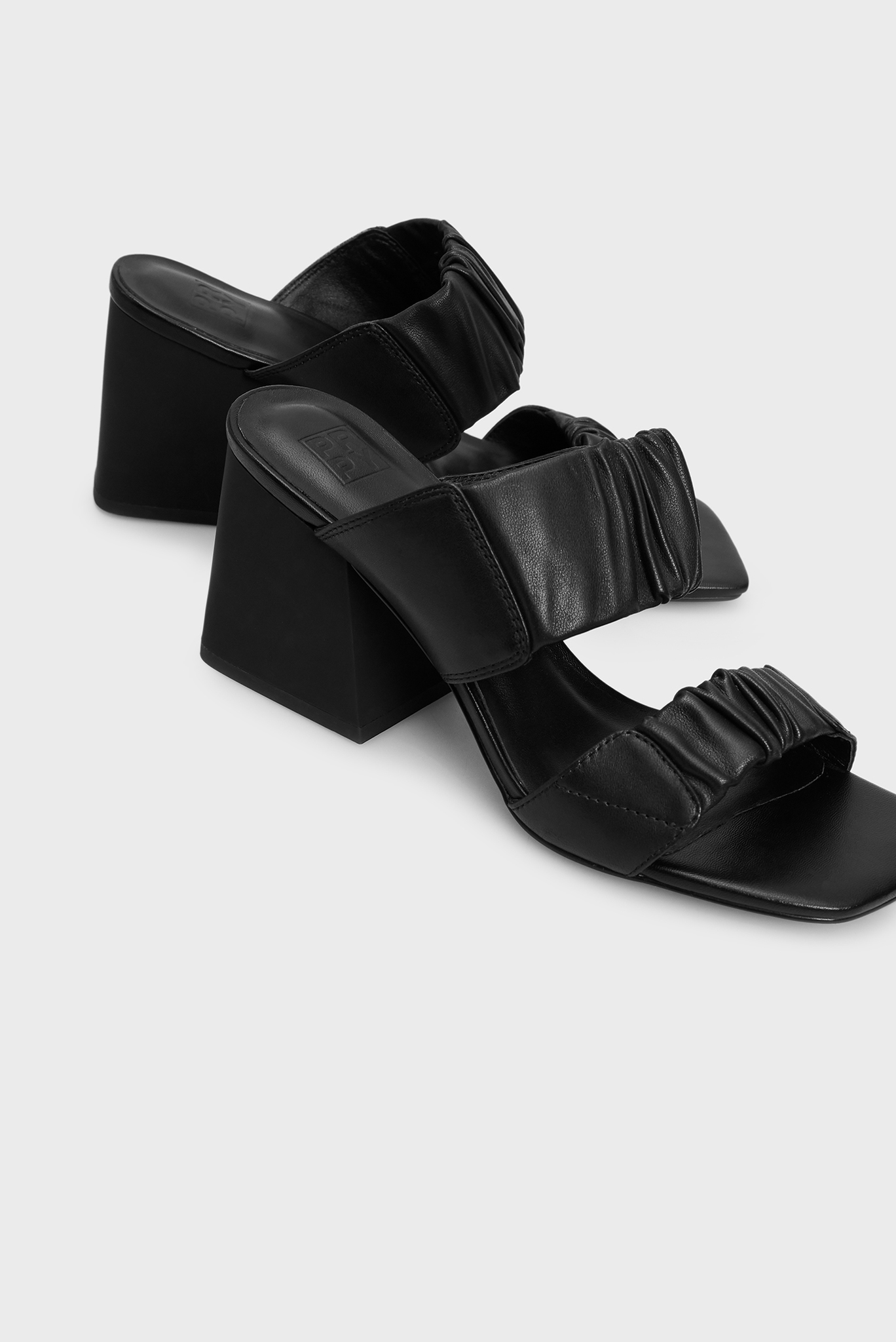 Женские черные кожаные мюли Abegeyl PRPY Женские черные кожаные мюли Abegeyl 5