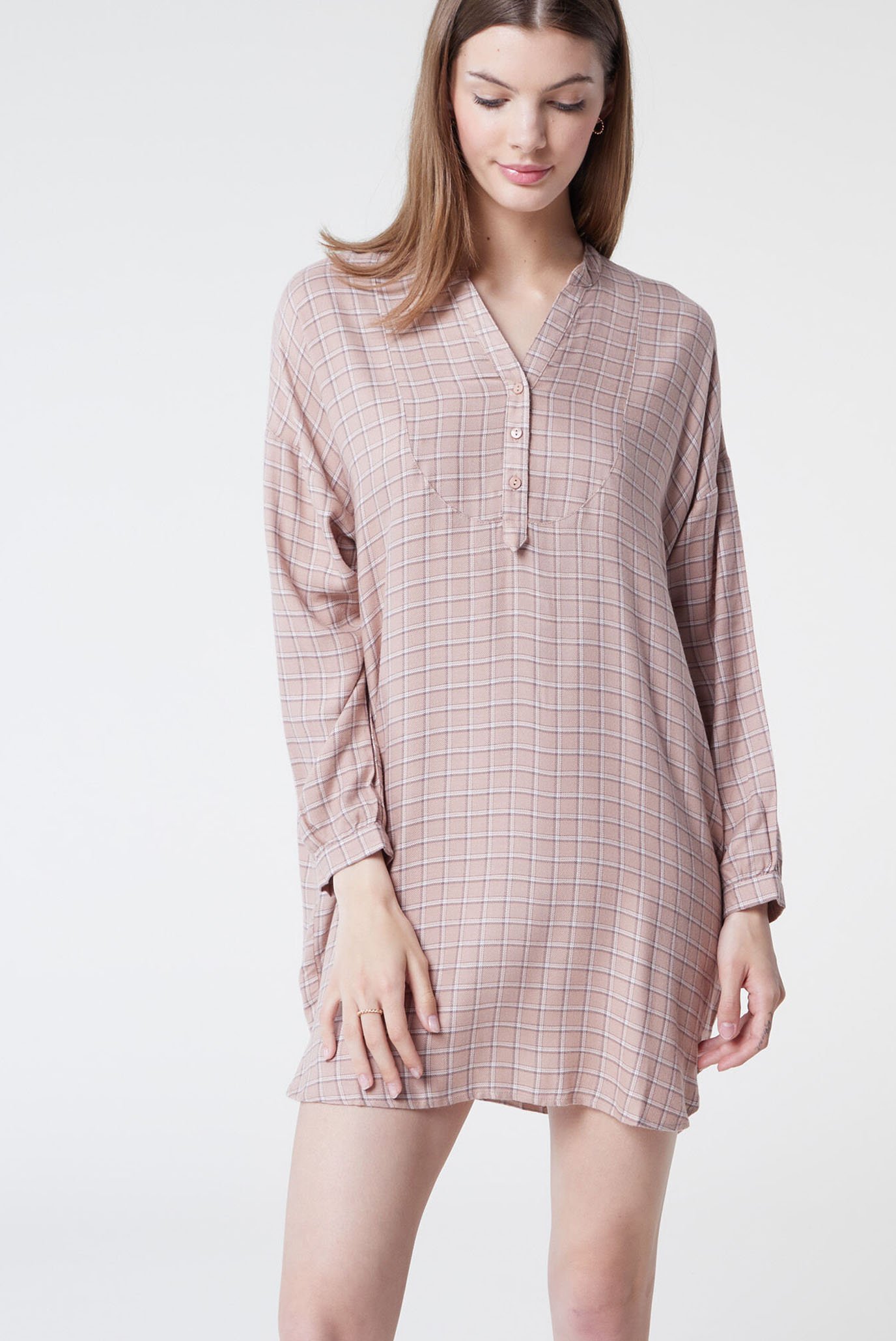 Женская пудровая ночная рубашка в клетку HANAH 3