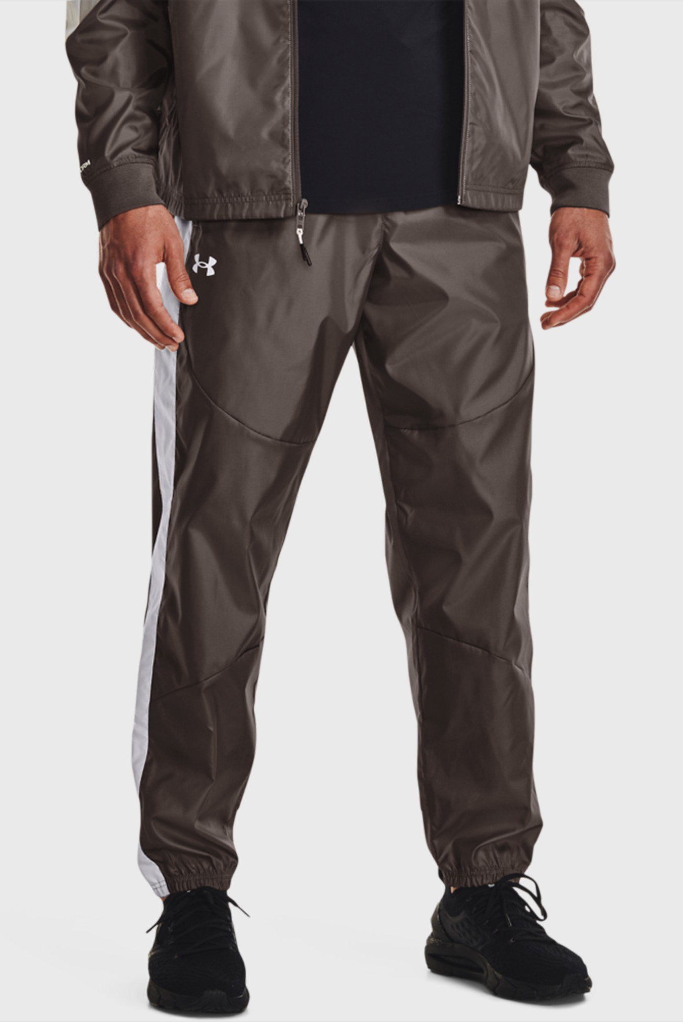 Мужские серые спортивные брюки UA Legacy Woven Pants 1