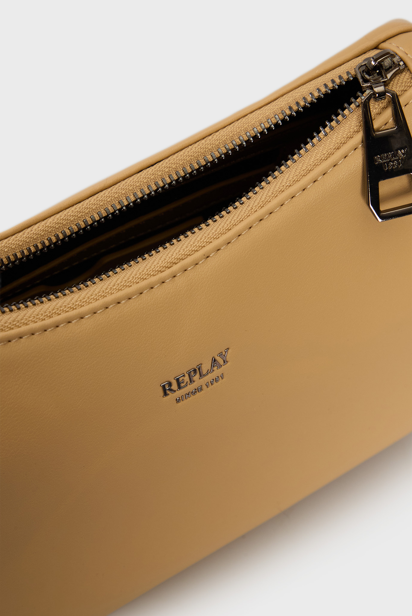 Женская бежевая сумка 2