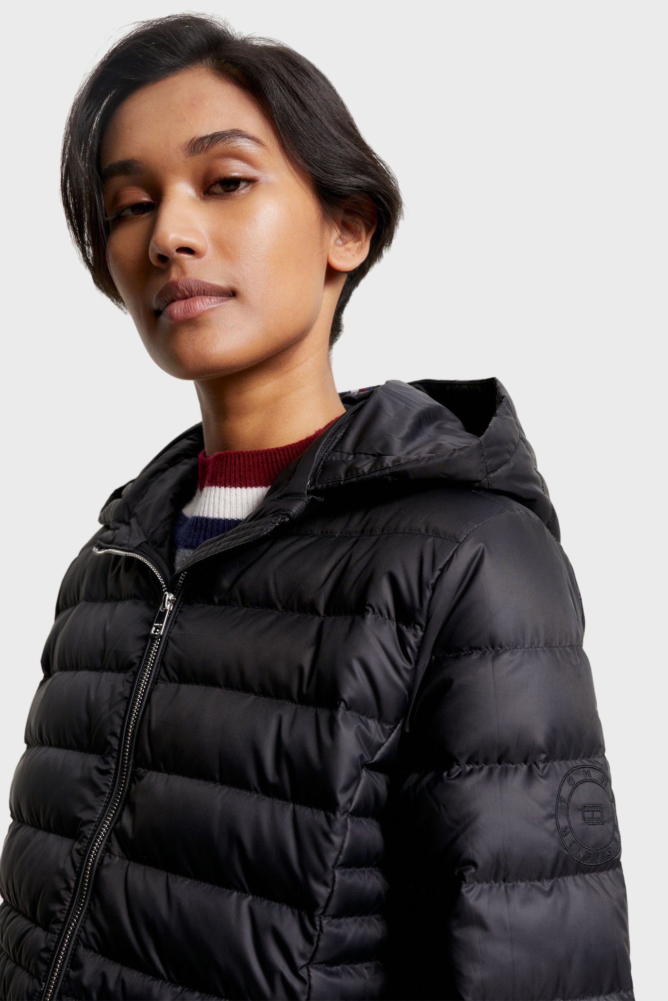 Женский черный пуховик FEMININE LW DOWN 11