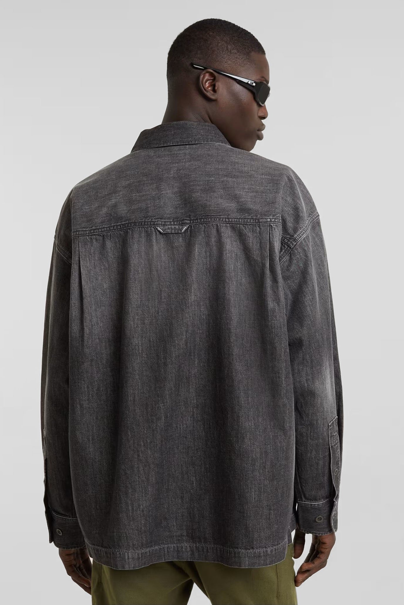 Мужская темно-серая джинсовая рубашка Boxy fit flap pocket shirt 3