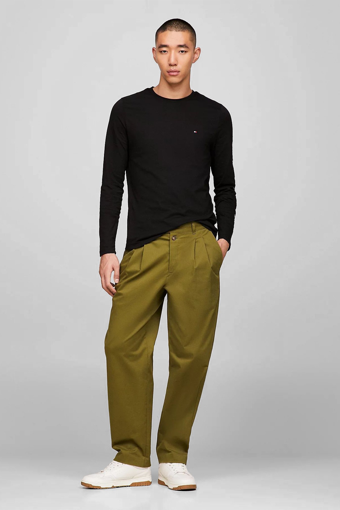 Мужской черный лонгсливTOMMY LOGO TEE 6