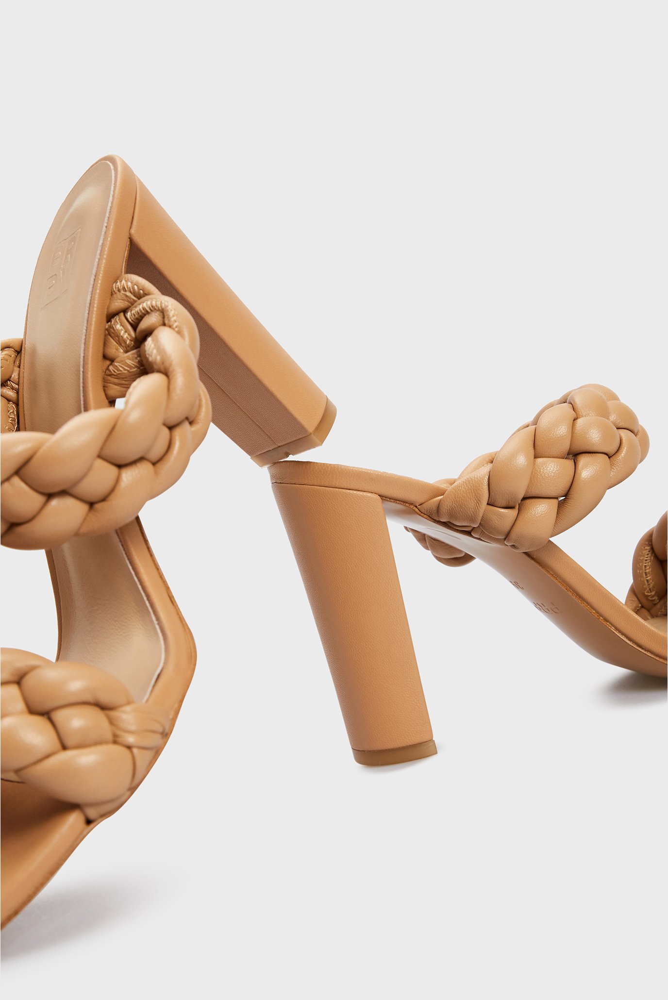 Женские бежевые мюли Veronika 9