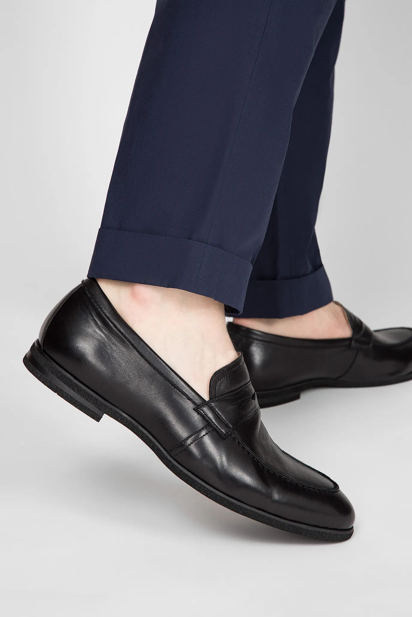 Мужские черные кожаные лоферы 8