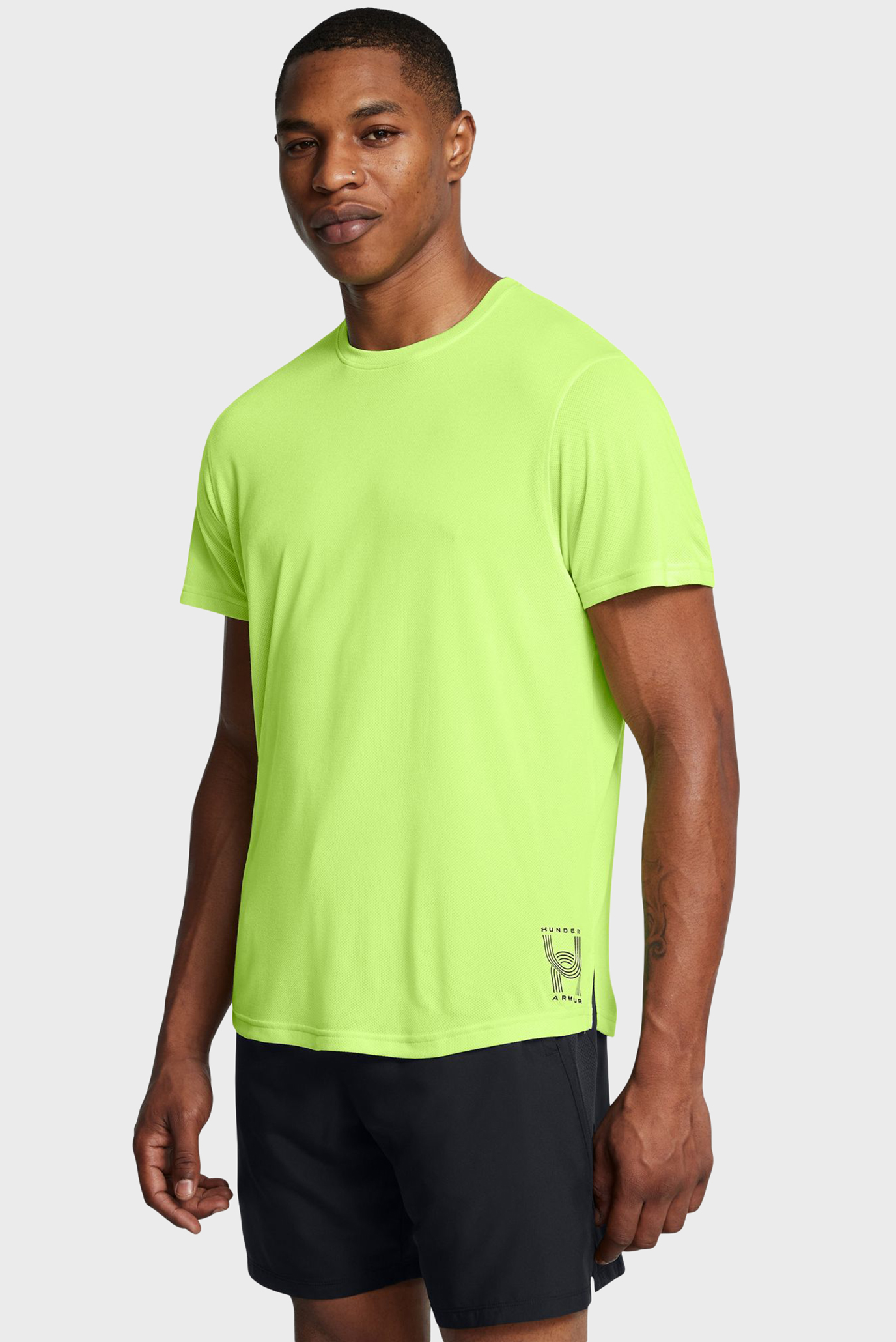 Мужская салатовая футболка UA RUN ANYWHERE TEE 1