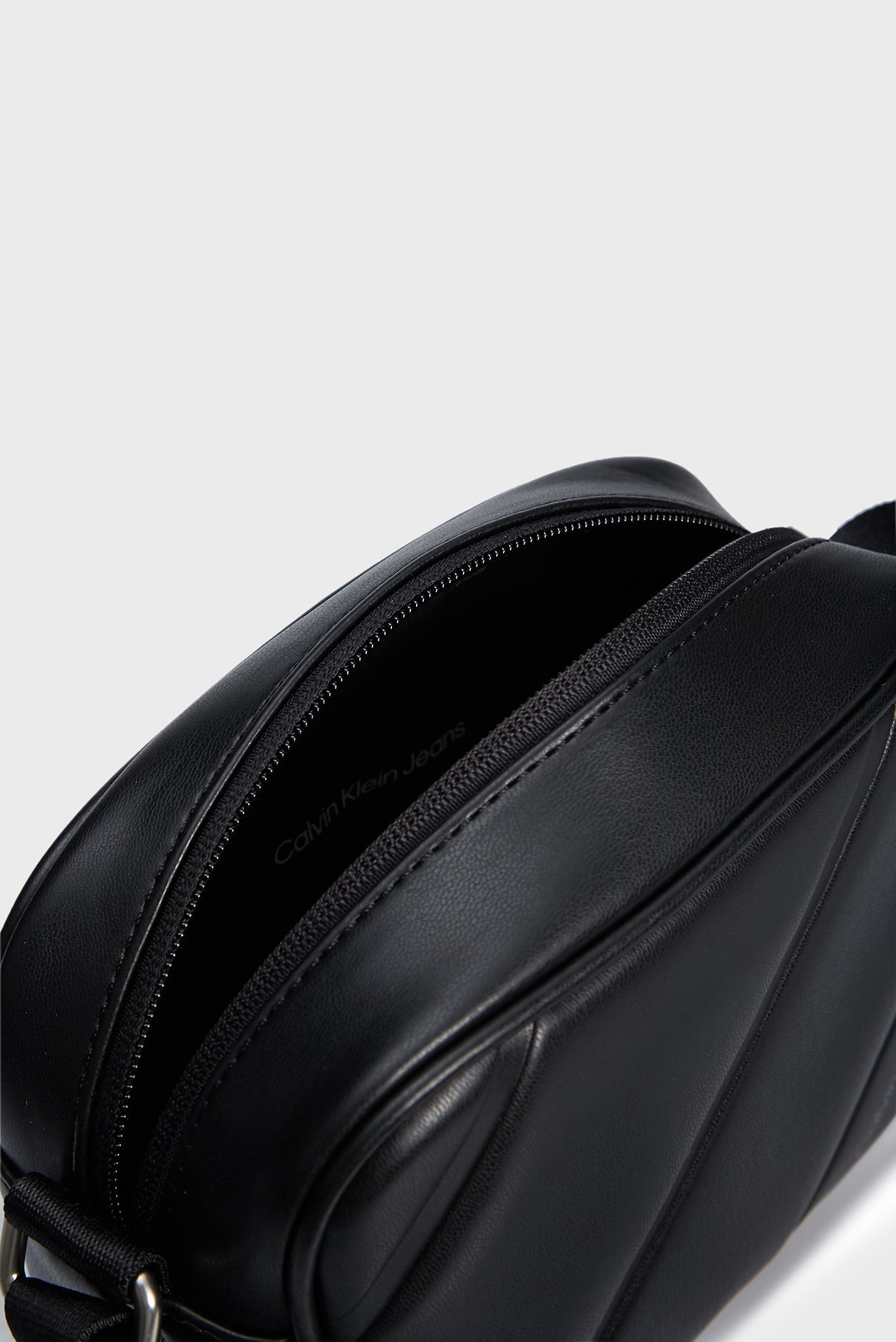 Женская черная сумка QUILTED CAMERABAG18 5