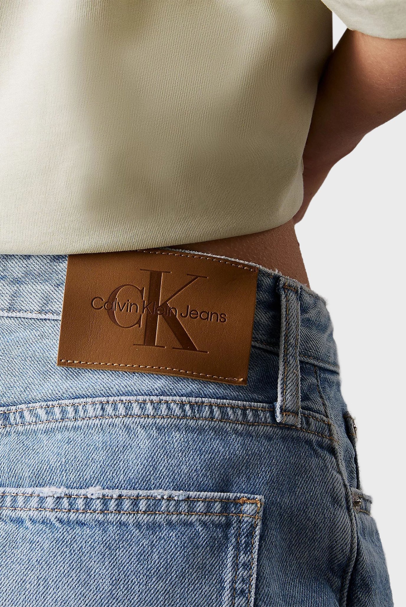 Женские голубые джинсовые шорты MOMCalvin Klein Jeans Женские голубые джинсовые шорты MOM 5