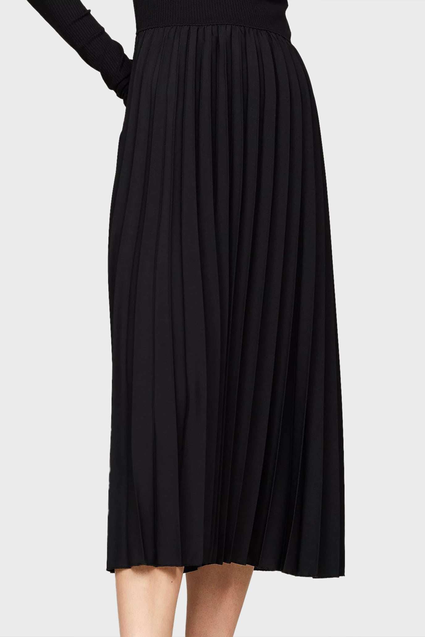 Женское черное плиссированное платье 4