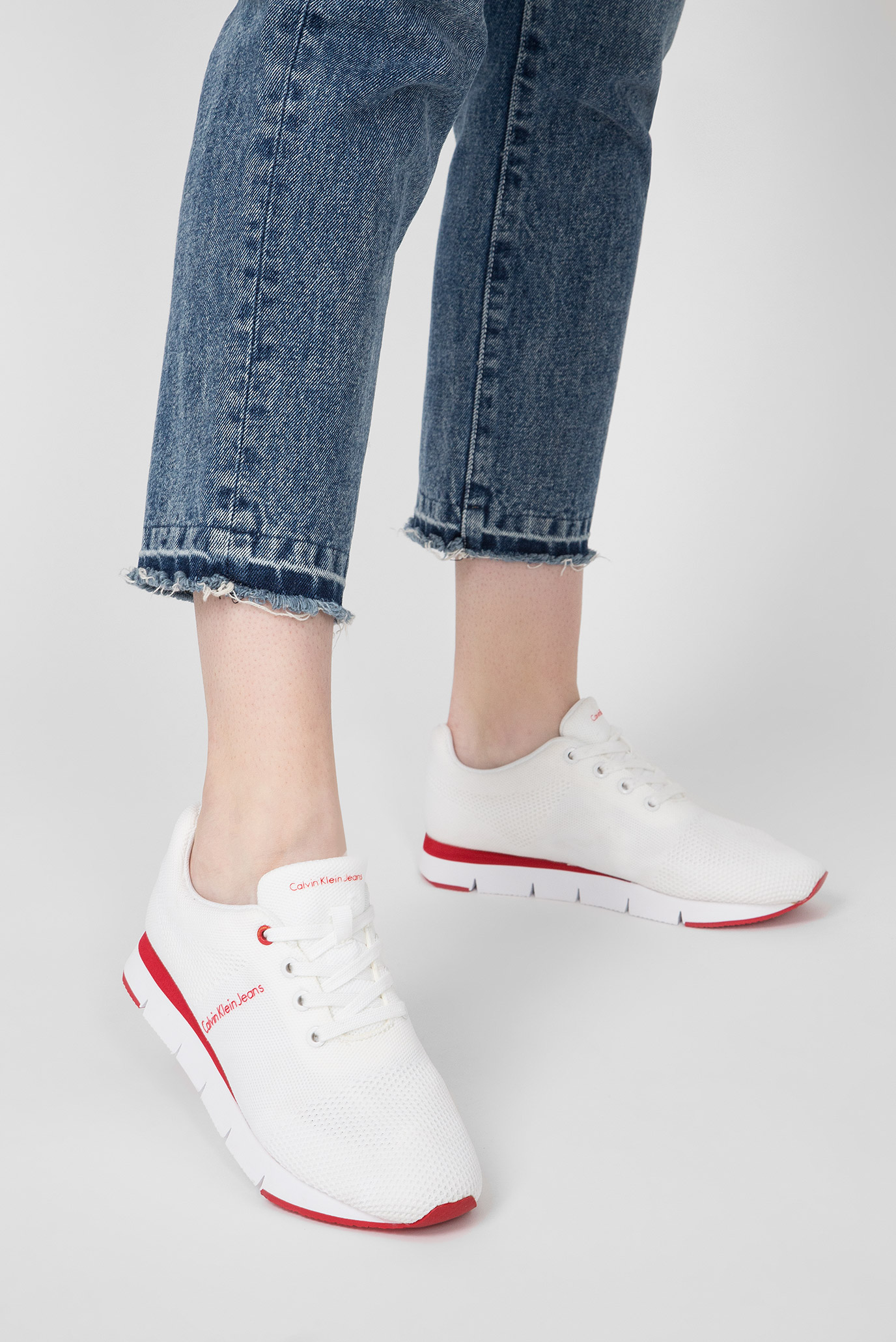 Женские белые кроссовки 10