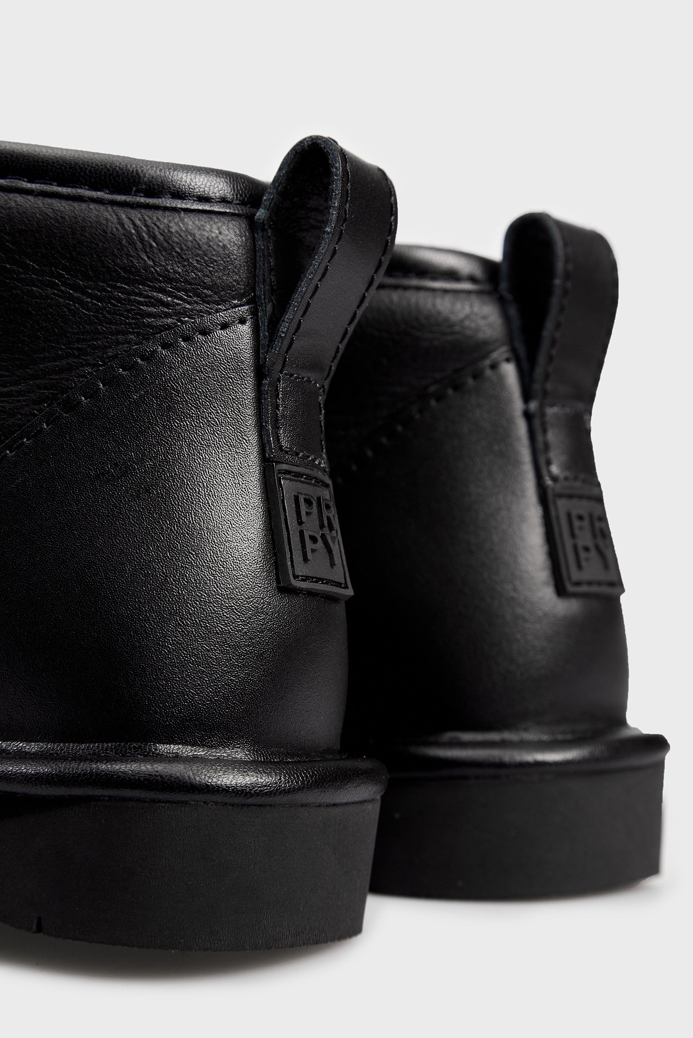 Женские черные кожаные угги 9