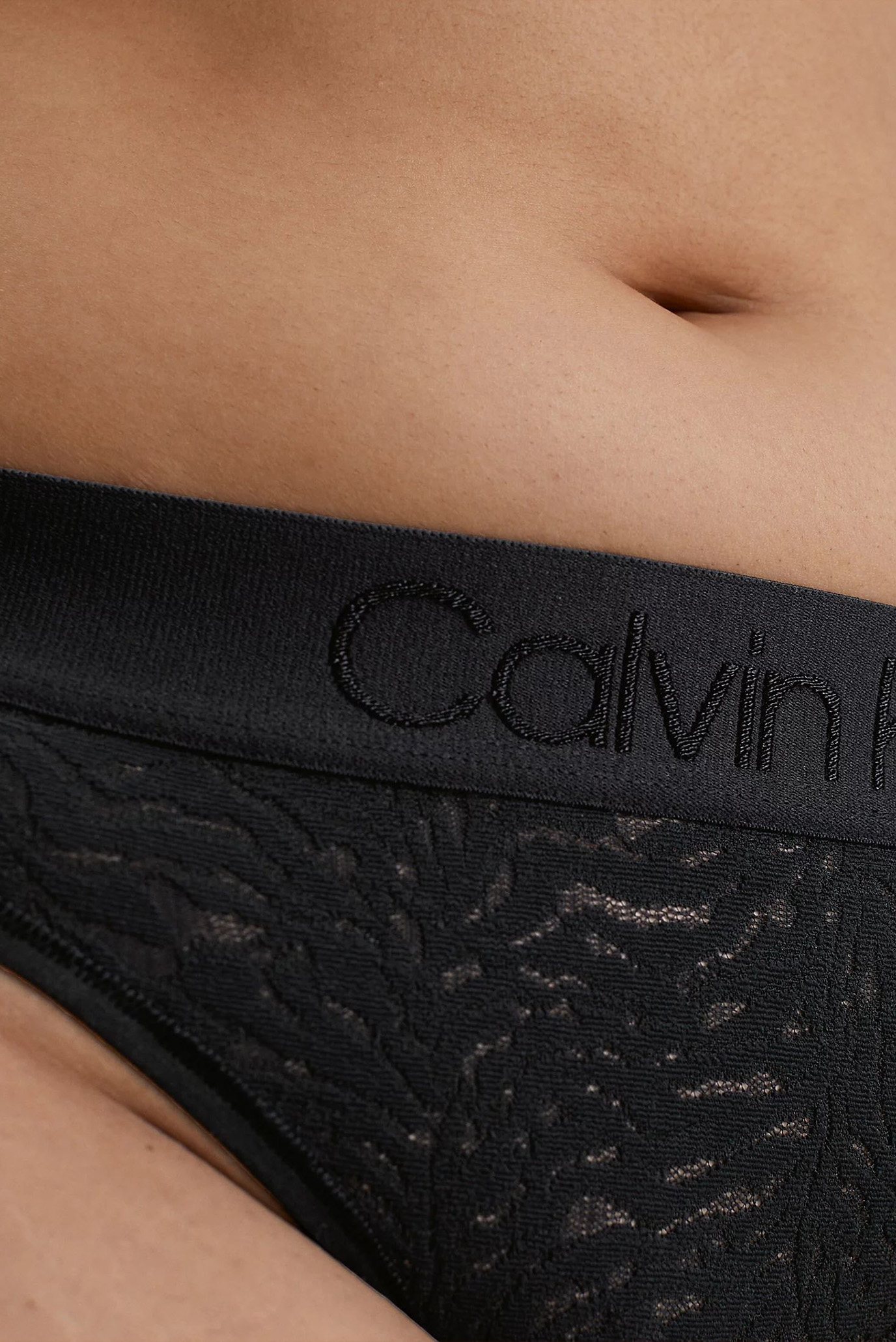 Женские черные трусики THONGCalvin Klein Женские черные трусики THONG 8