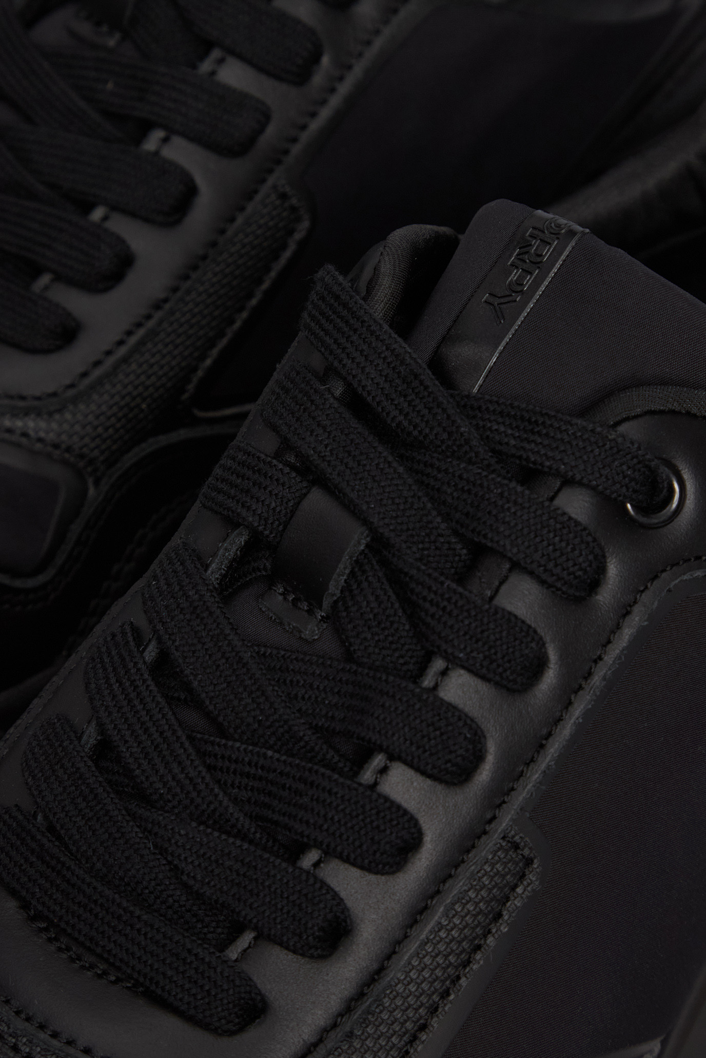 Мужские черные кроссовки Mike 2