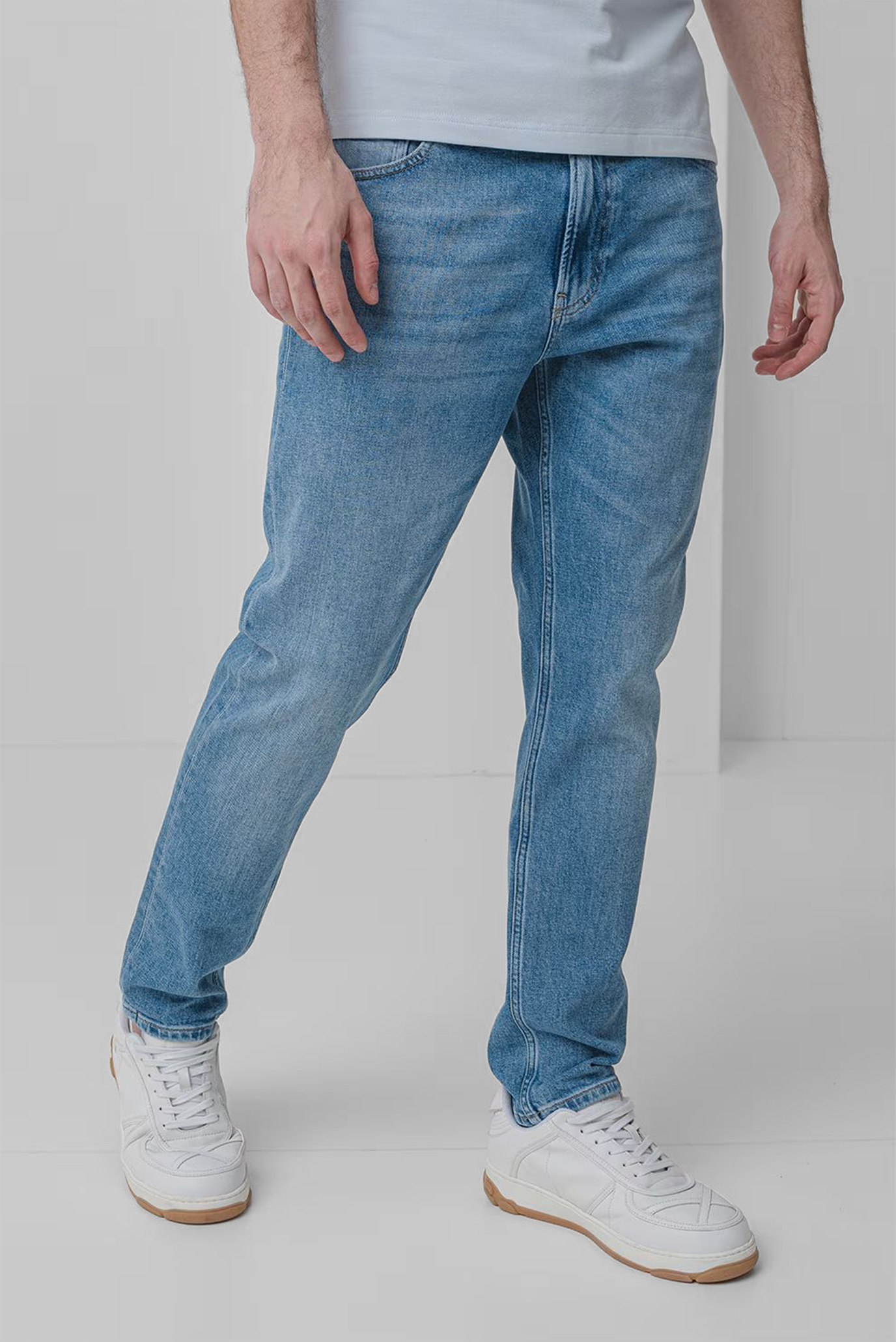 Джинсы TAPERED FIT LIGHT BLUE 3