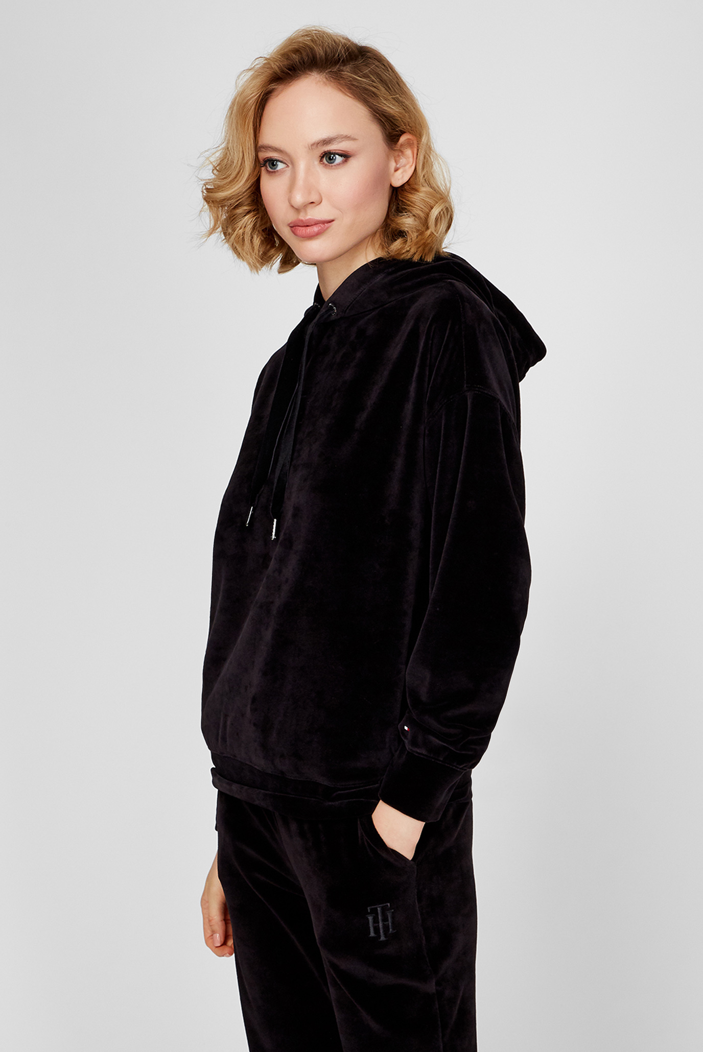 Женское черное худи RELAXED VELVET 8