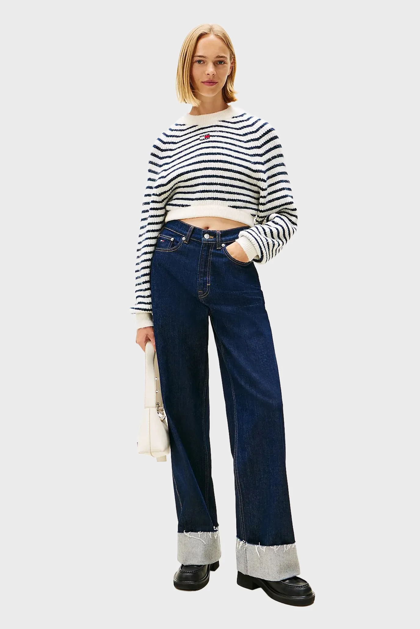 Свитер TJW CROP BADGE SWEATER 2