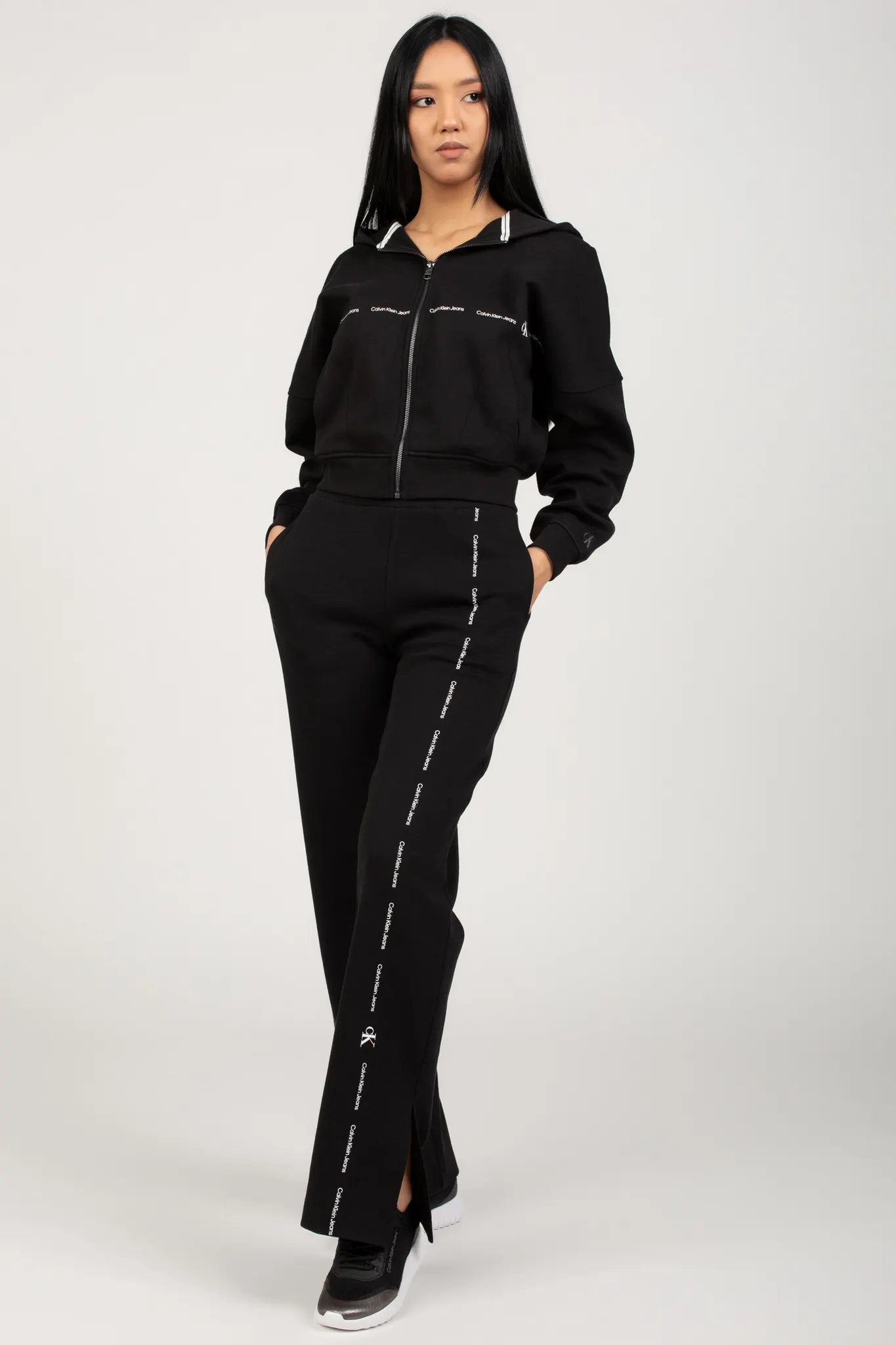 Женские черные спортивные брюки 8