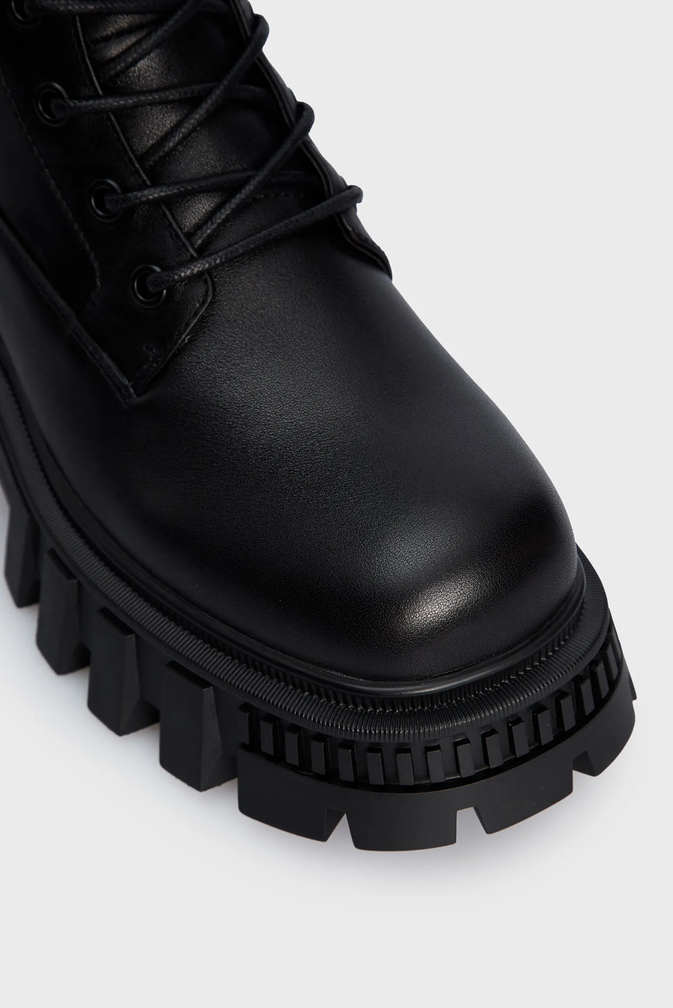 Женские черные кожаные ботинки Vinda 7