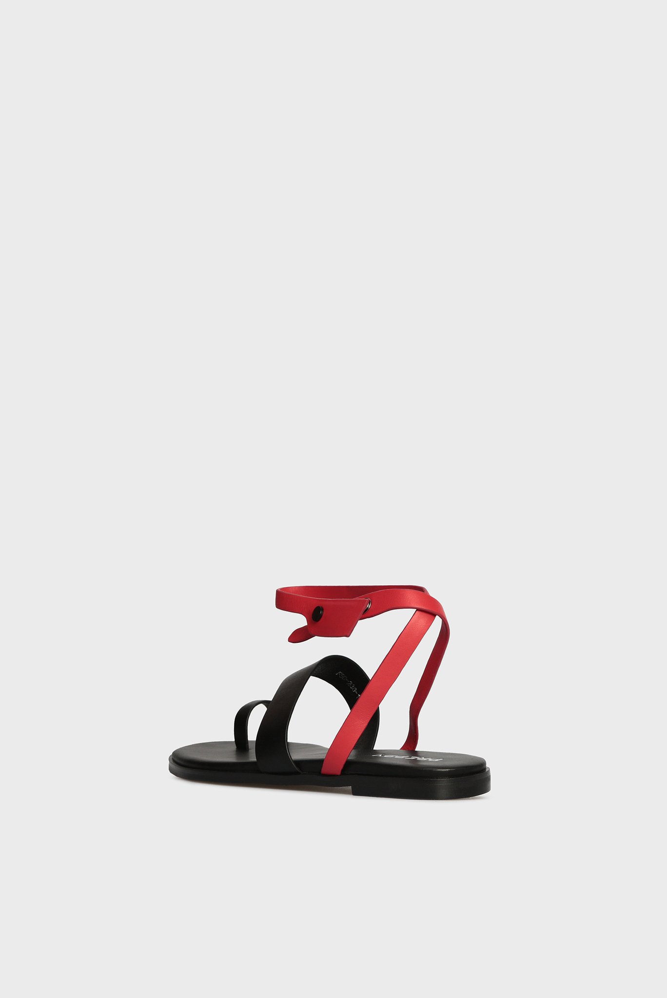 Женские черные кожаные сандалии 3