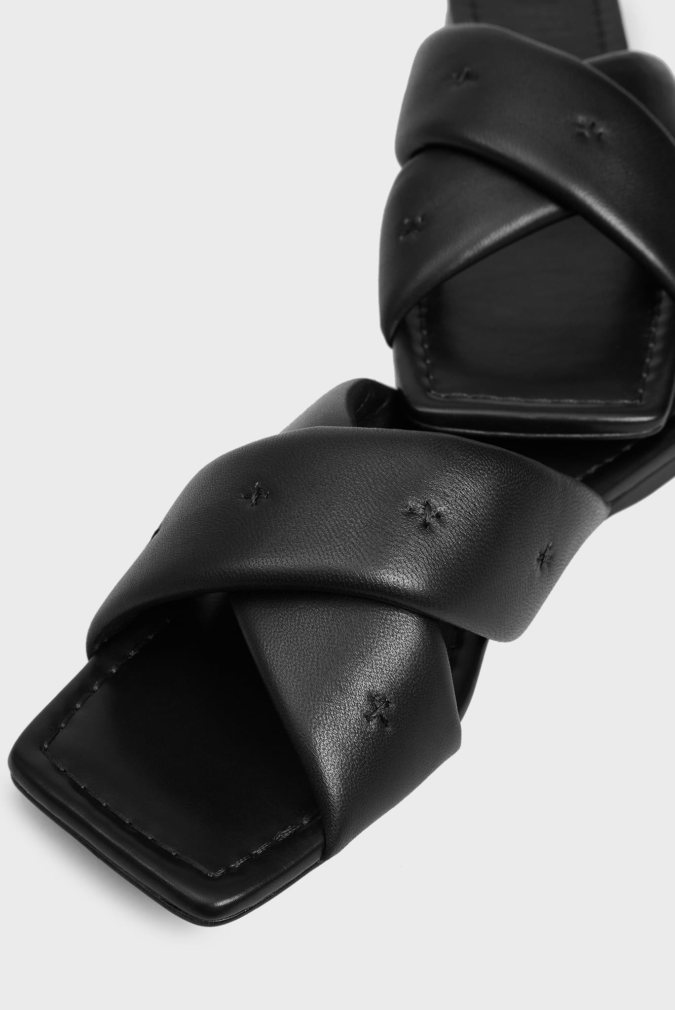 Женские черные кожаные слайдеры Agata 5