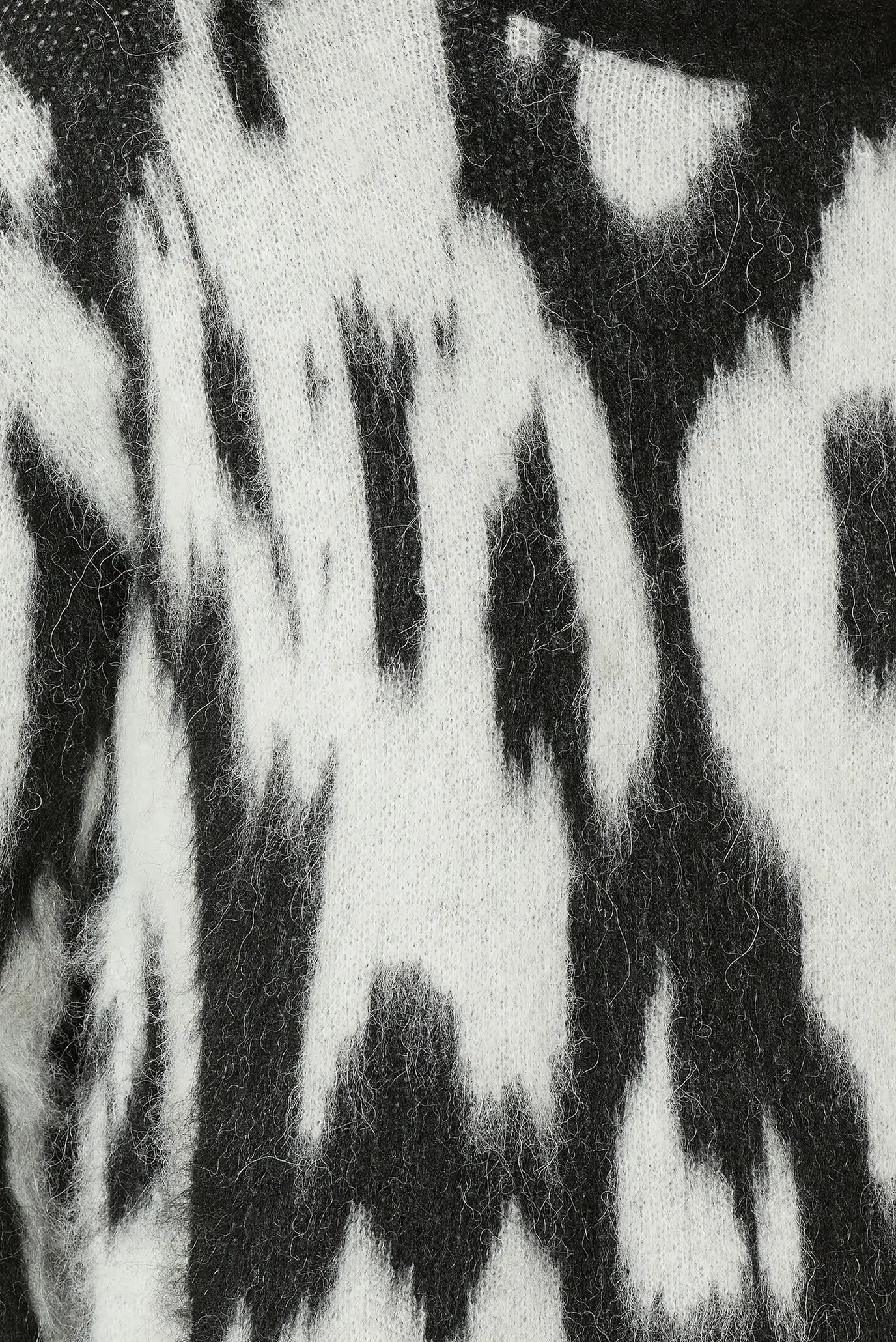 Свитер Brushed Hairy AOP Print Sweater 2