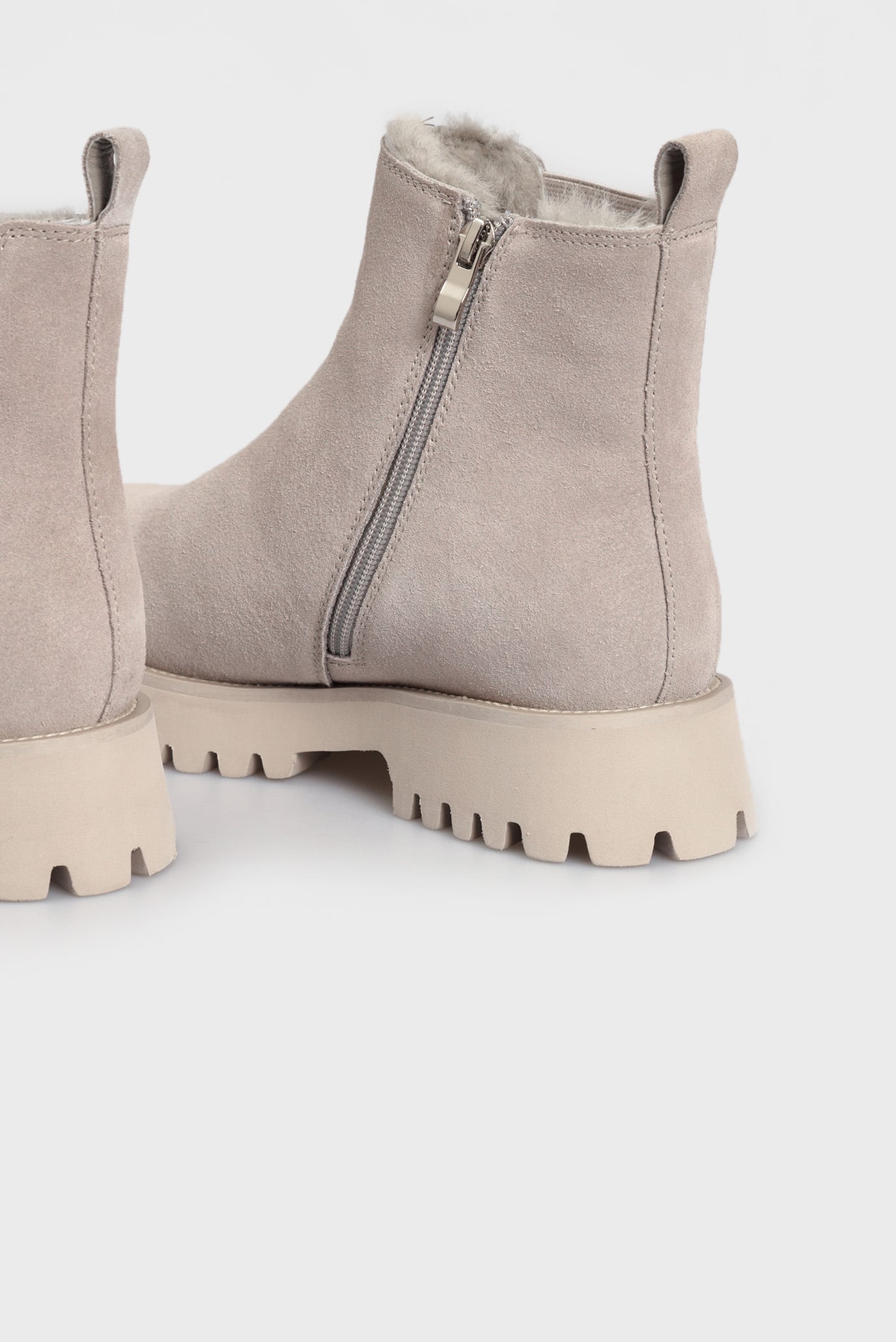 Женские серые замшевые сапоги Aragi 9