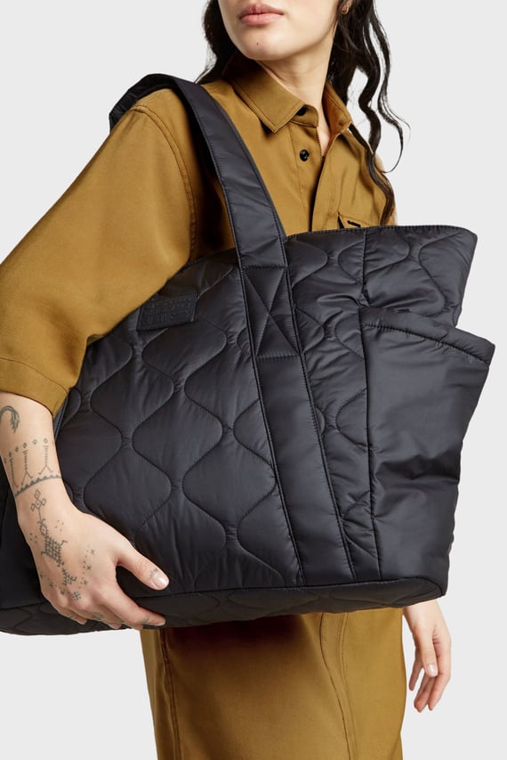 Женская черная сумка Puffer Tote wmn