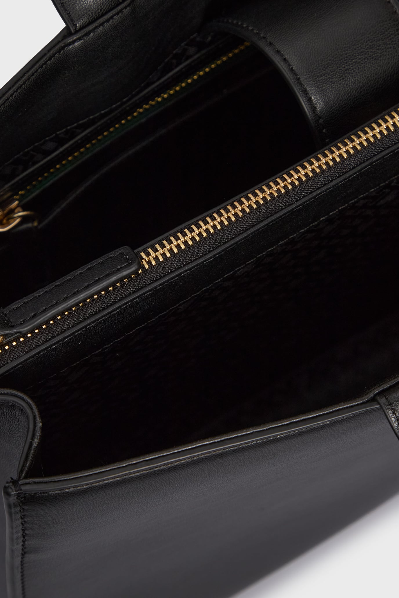 Женская черная сумка TH RESET SATCHEL 6