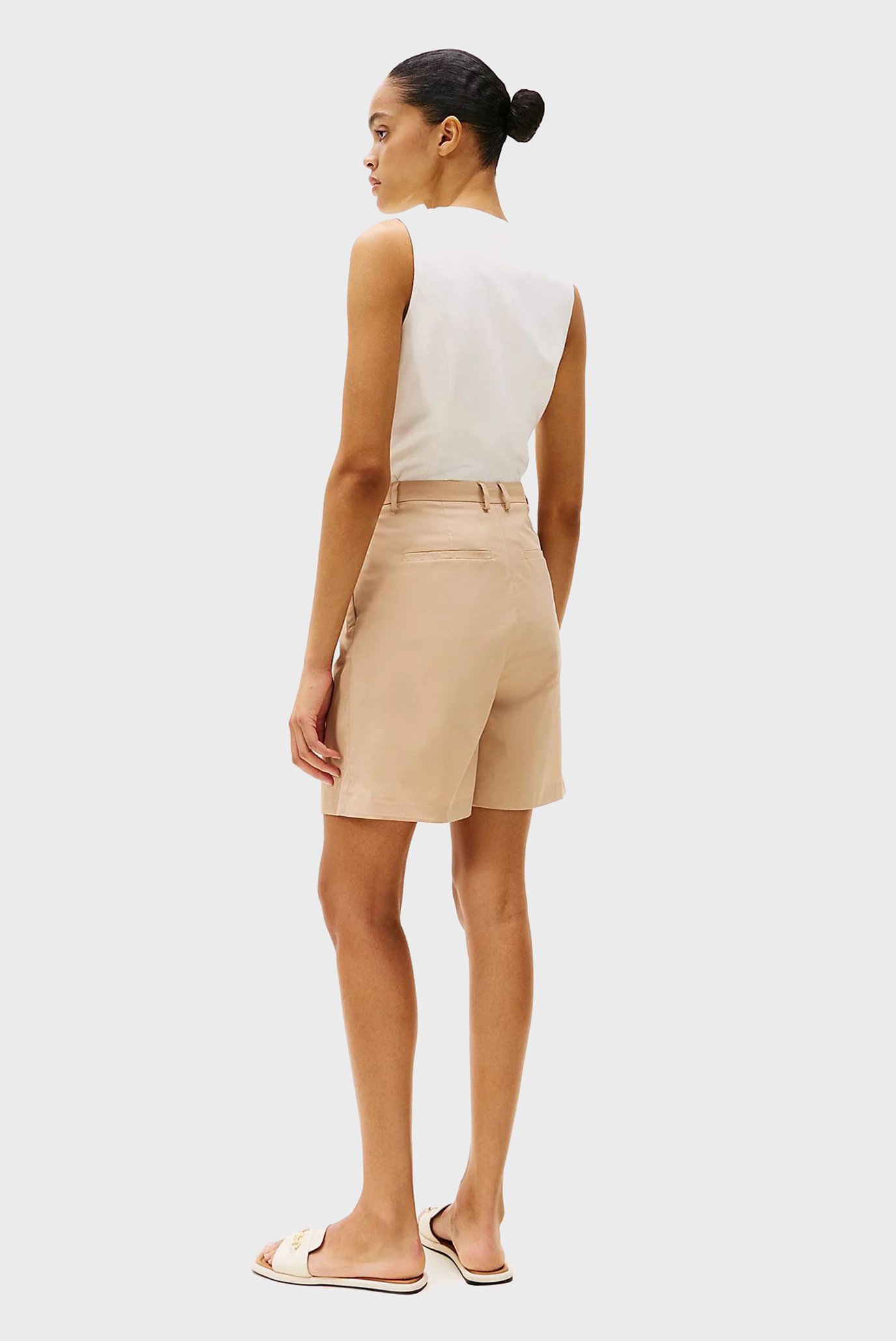 Женские бежевые шорты LIGHT CO PLEATED 3