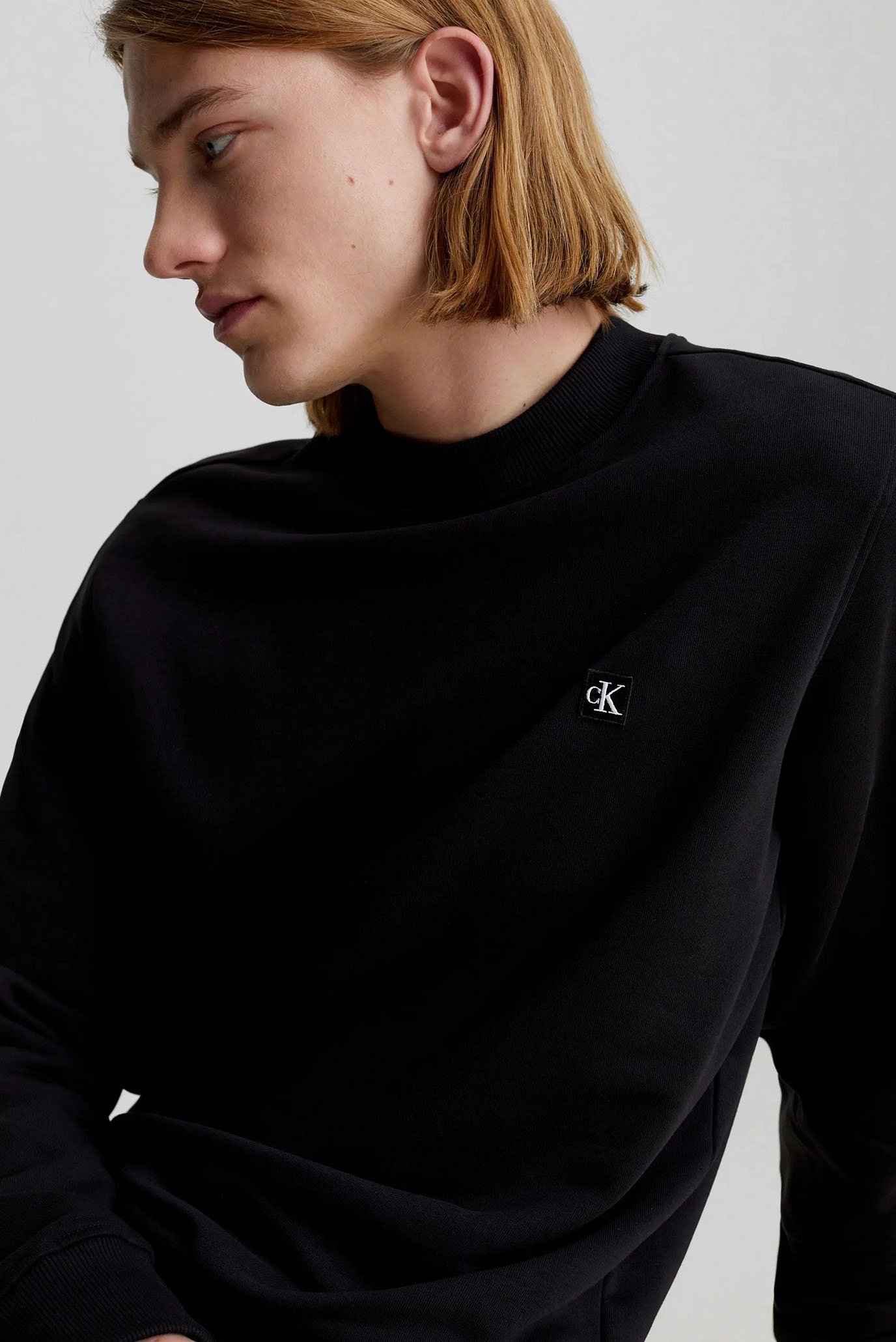 Свитшот CK EMBRO BADGE CREW NECK 4