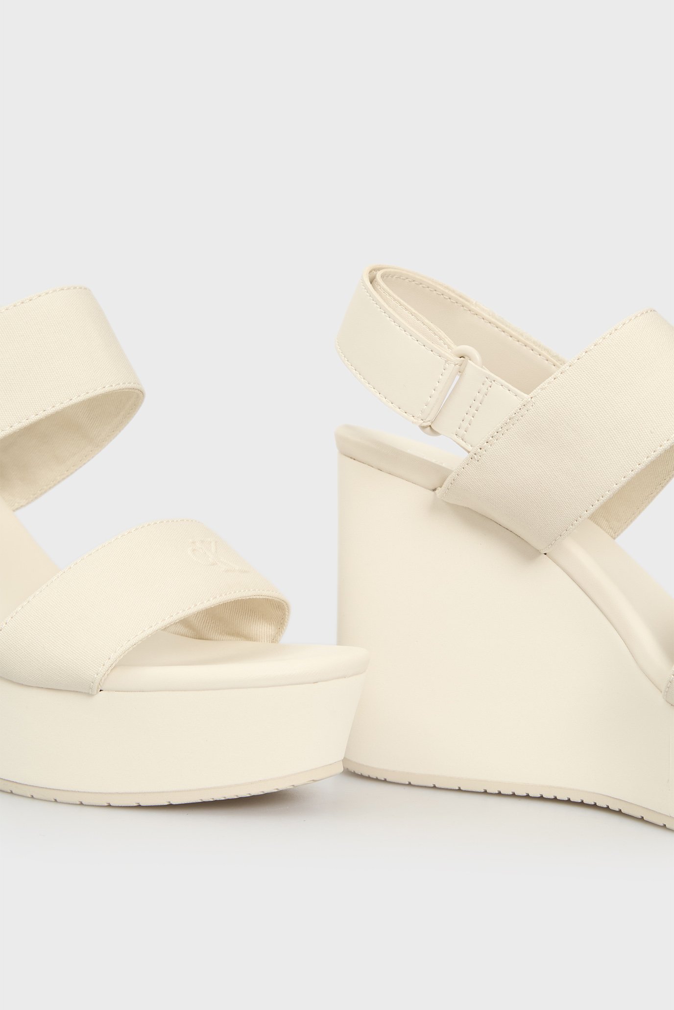 Женские белые босоножки WEDGE 2