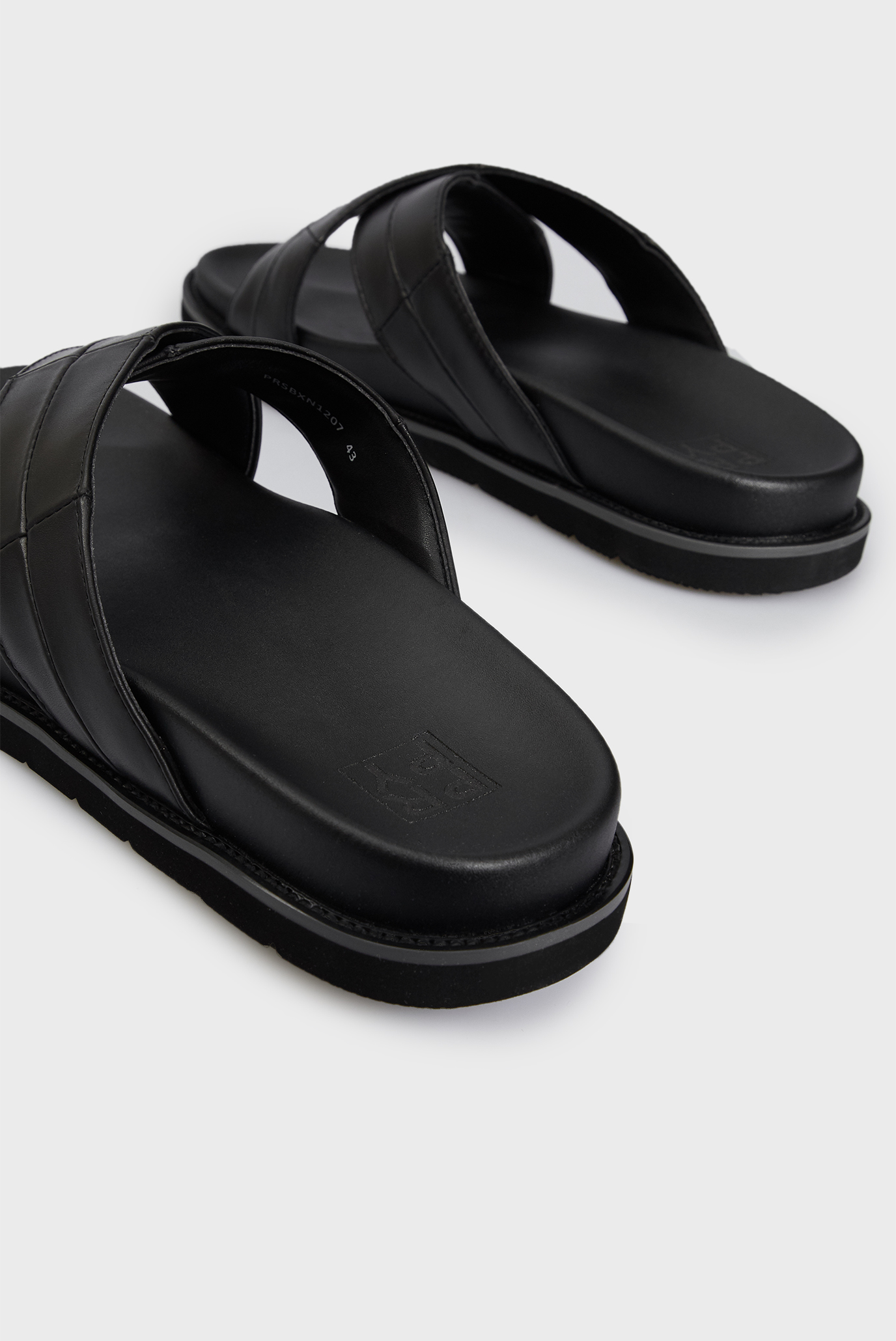 Мужские черные кожаные слайдеры 7