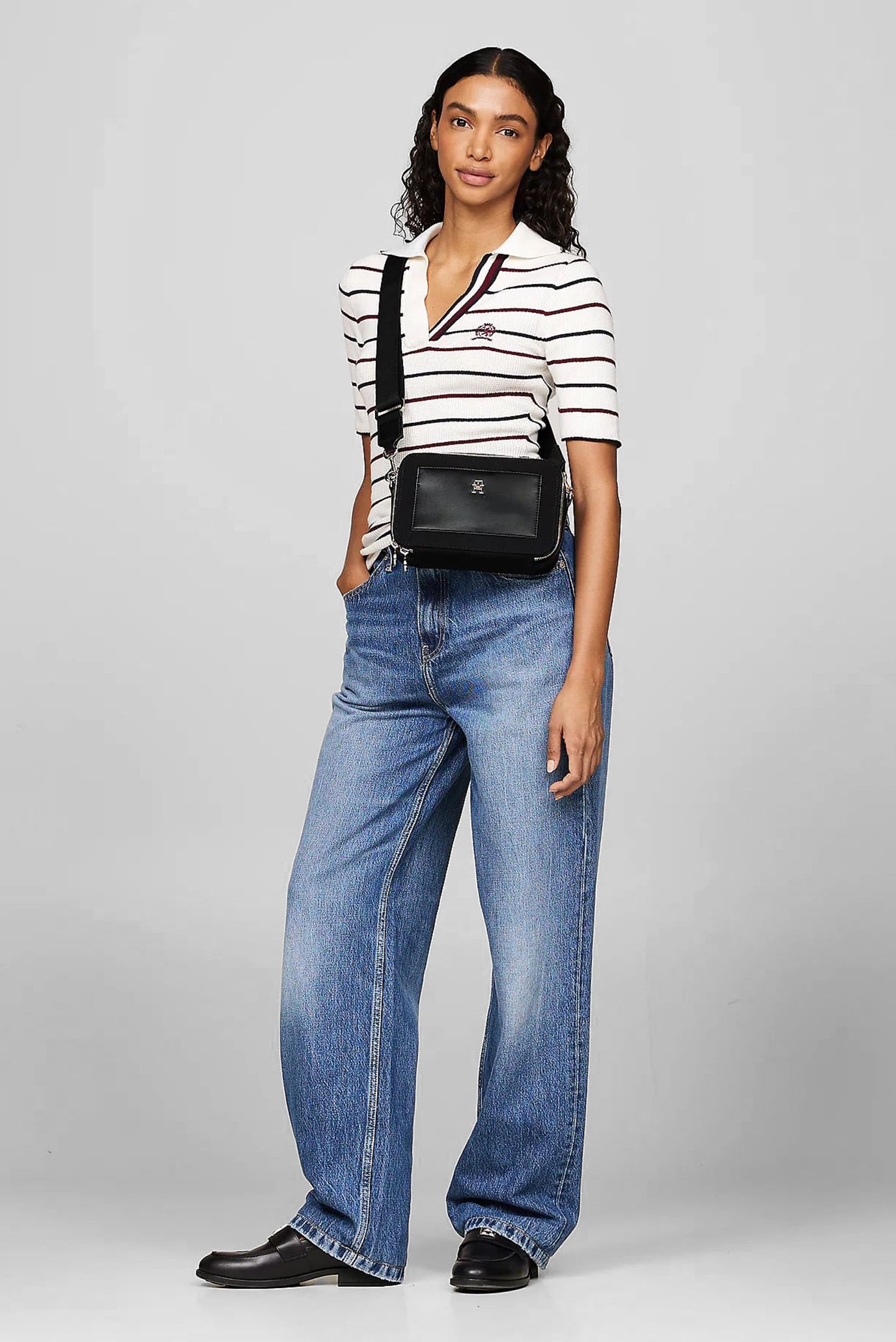 Женская черная сумка TH DISTINCT CAMERA BAG 2