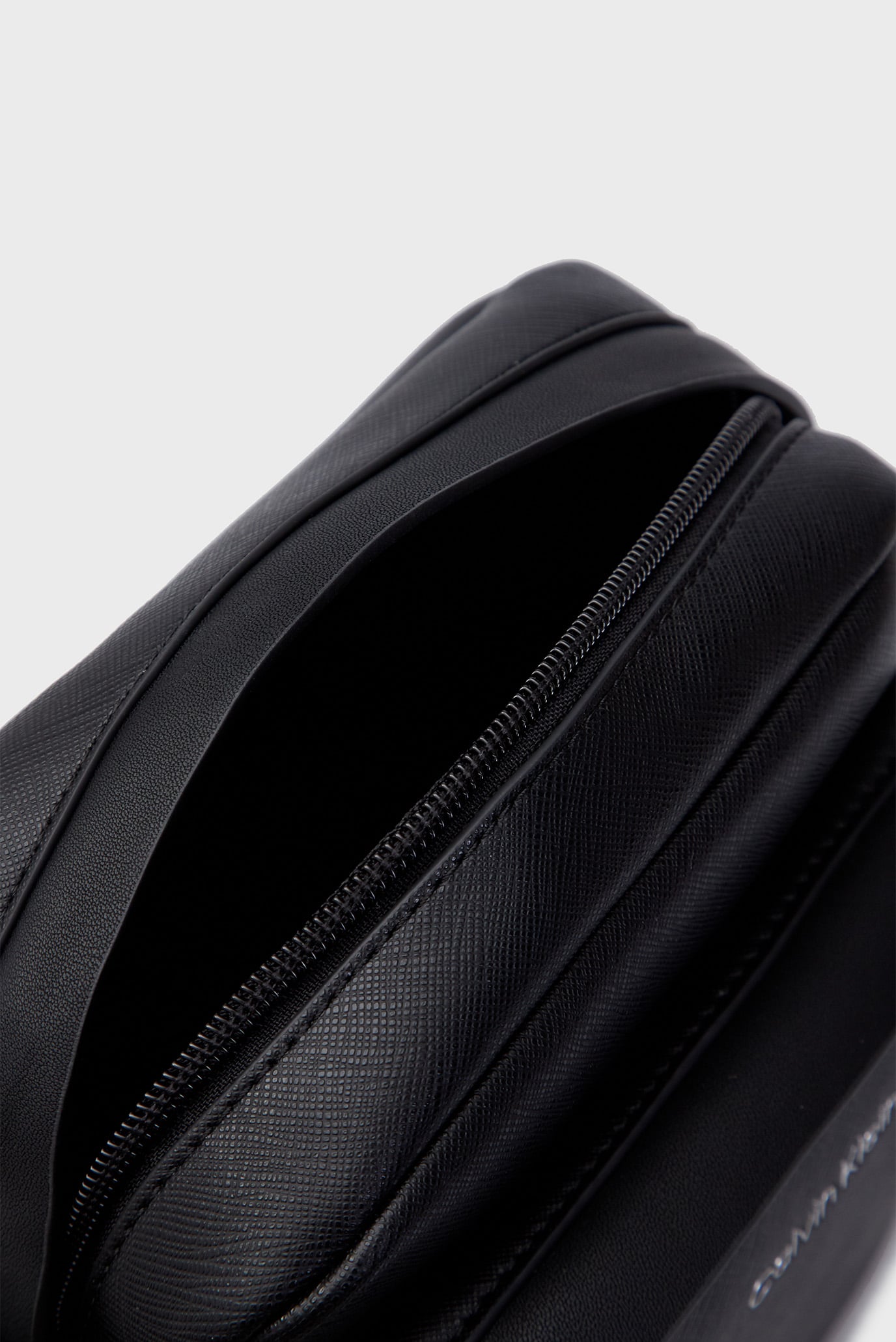 Мужская черная сумка CK MUST REPORTER S 6