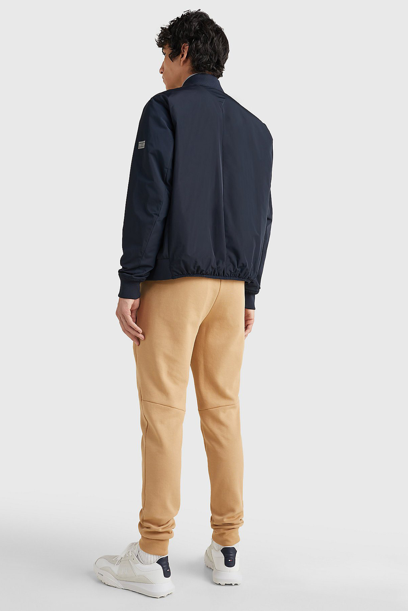 Куртка демисезонная TECH ESSENTIALS BOMBER 8