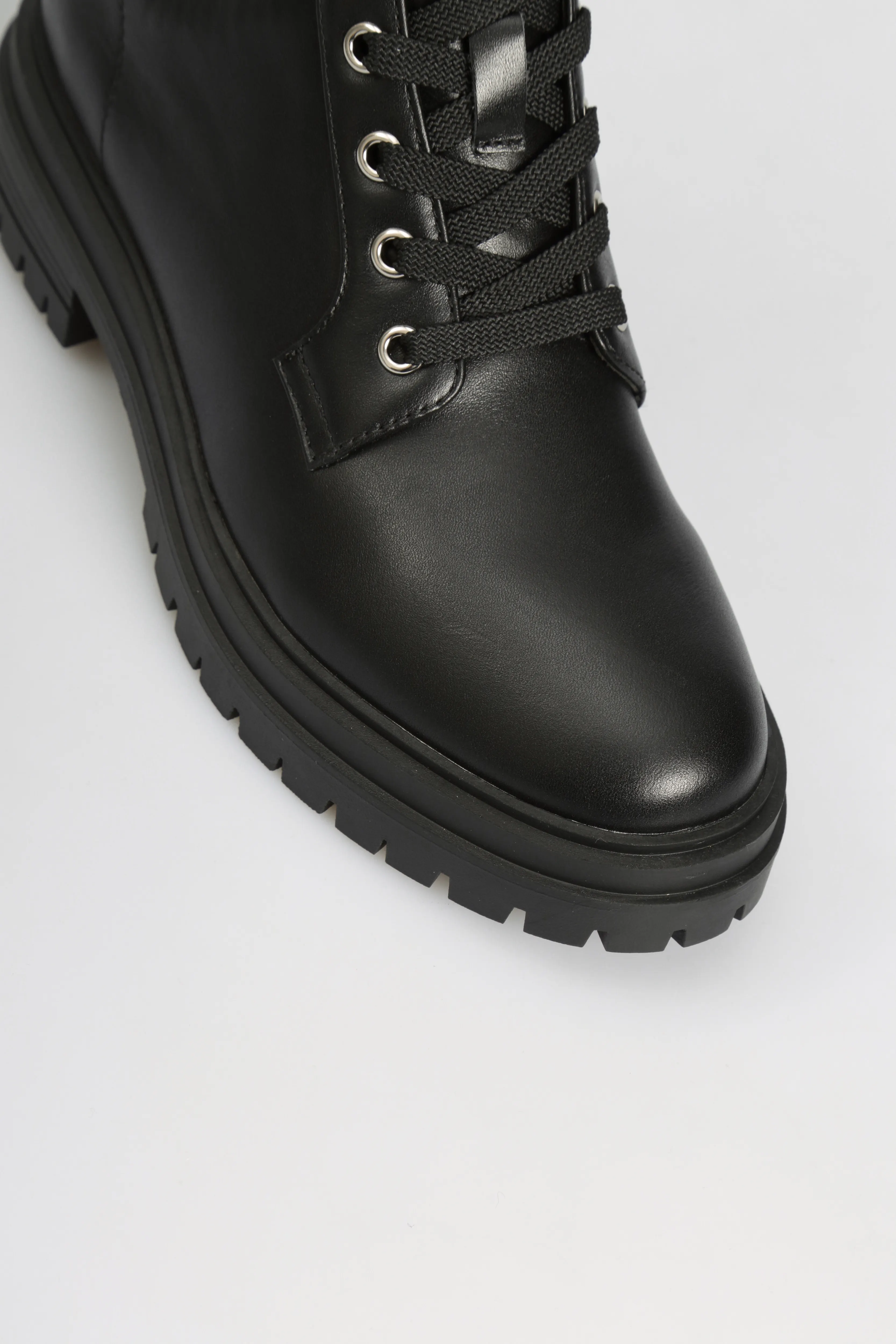 Женские черные кожаные ботинки Avice 10