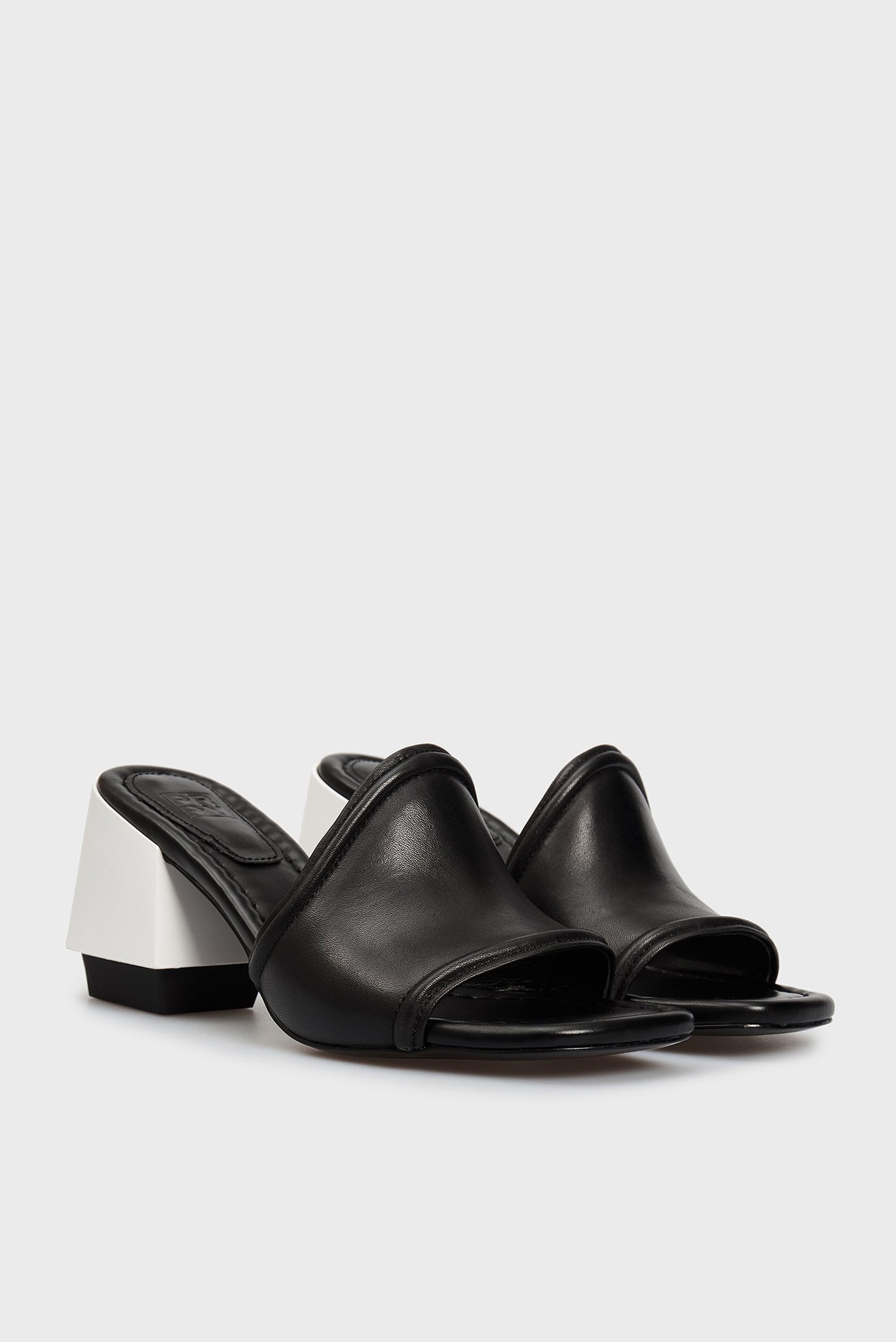 Женские черные кожаные мюли Karolina 2