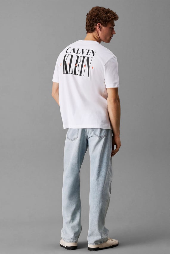 Мужская белая футболка SERIF FONT GRAPHIC TEE