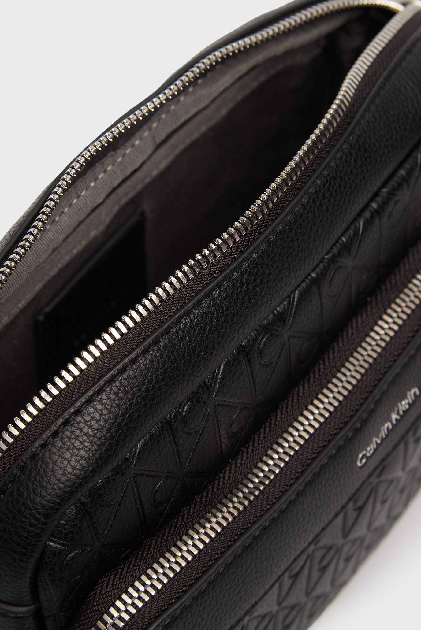 Сумка EMBLEM AOP EMBOSS CAMERA BAG 5