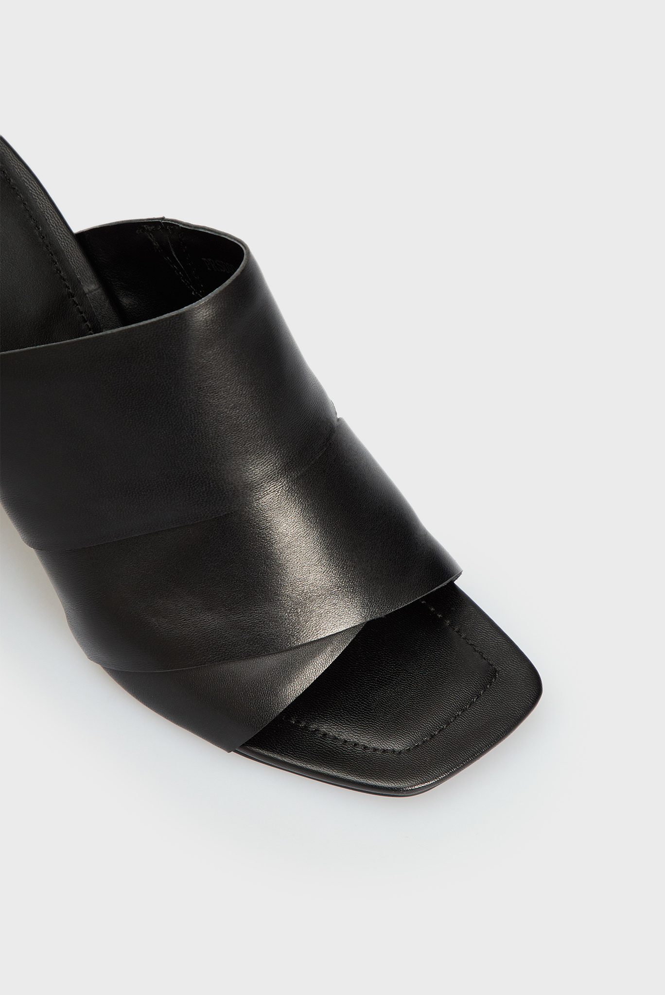 Женские черные кожаные мюли Adora 5