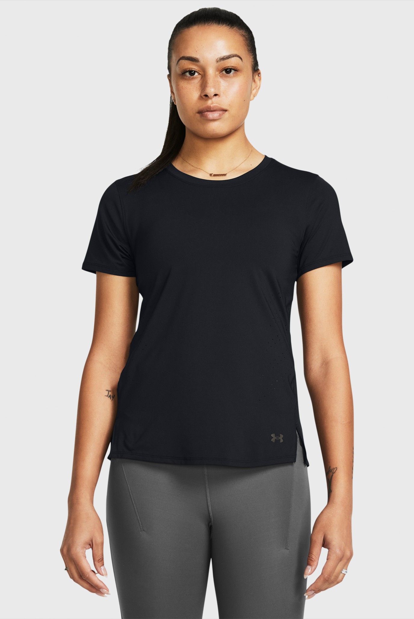 Женская черная футболка UA Launch Elite Shortsleeve 1