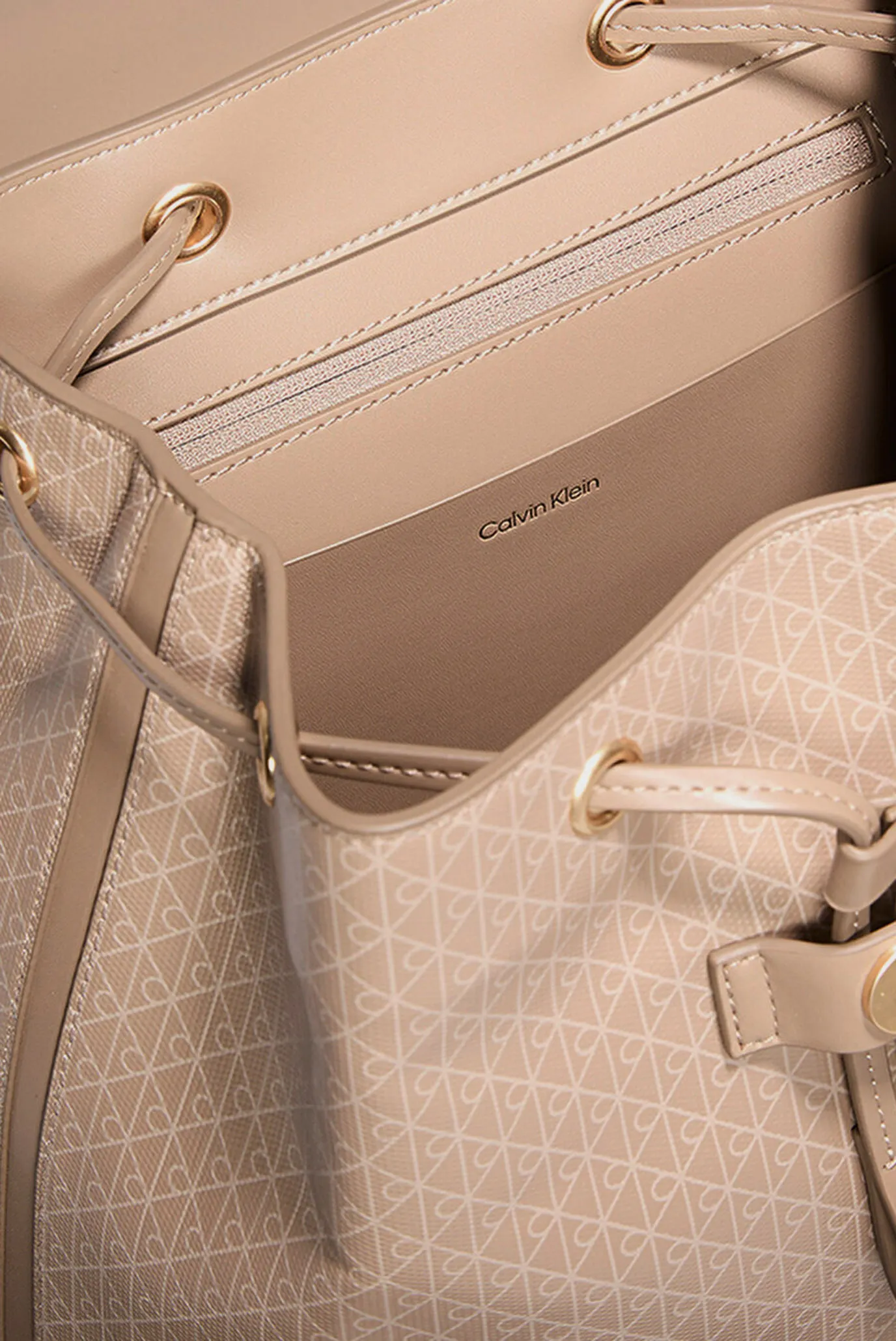 Рюкзак/EMBLEM AOP FLAP BACKPACK 2