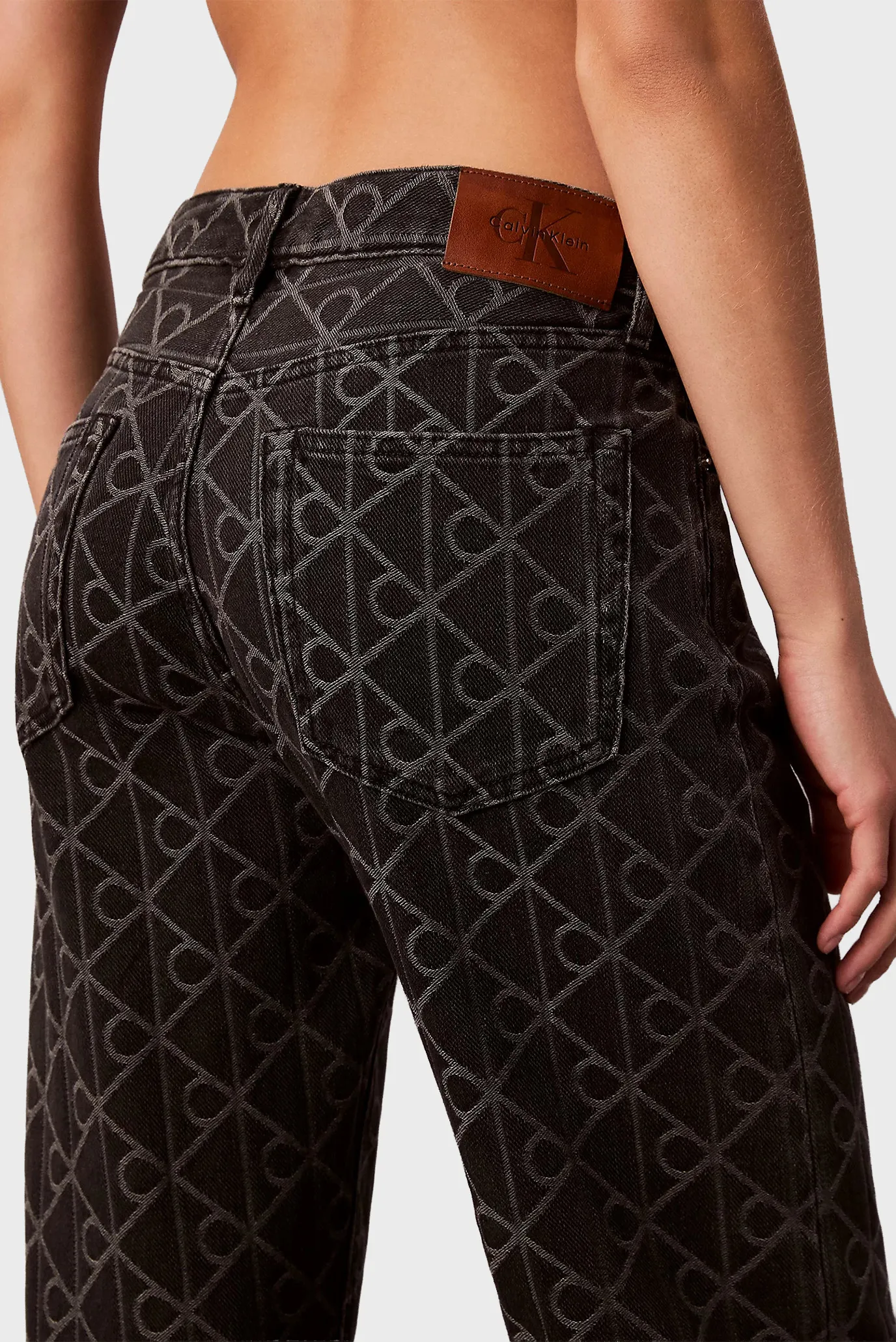 Джинсы SIGNATURE 90s STRAIGHT BLACK EMB 6