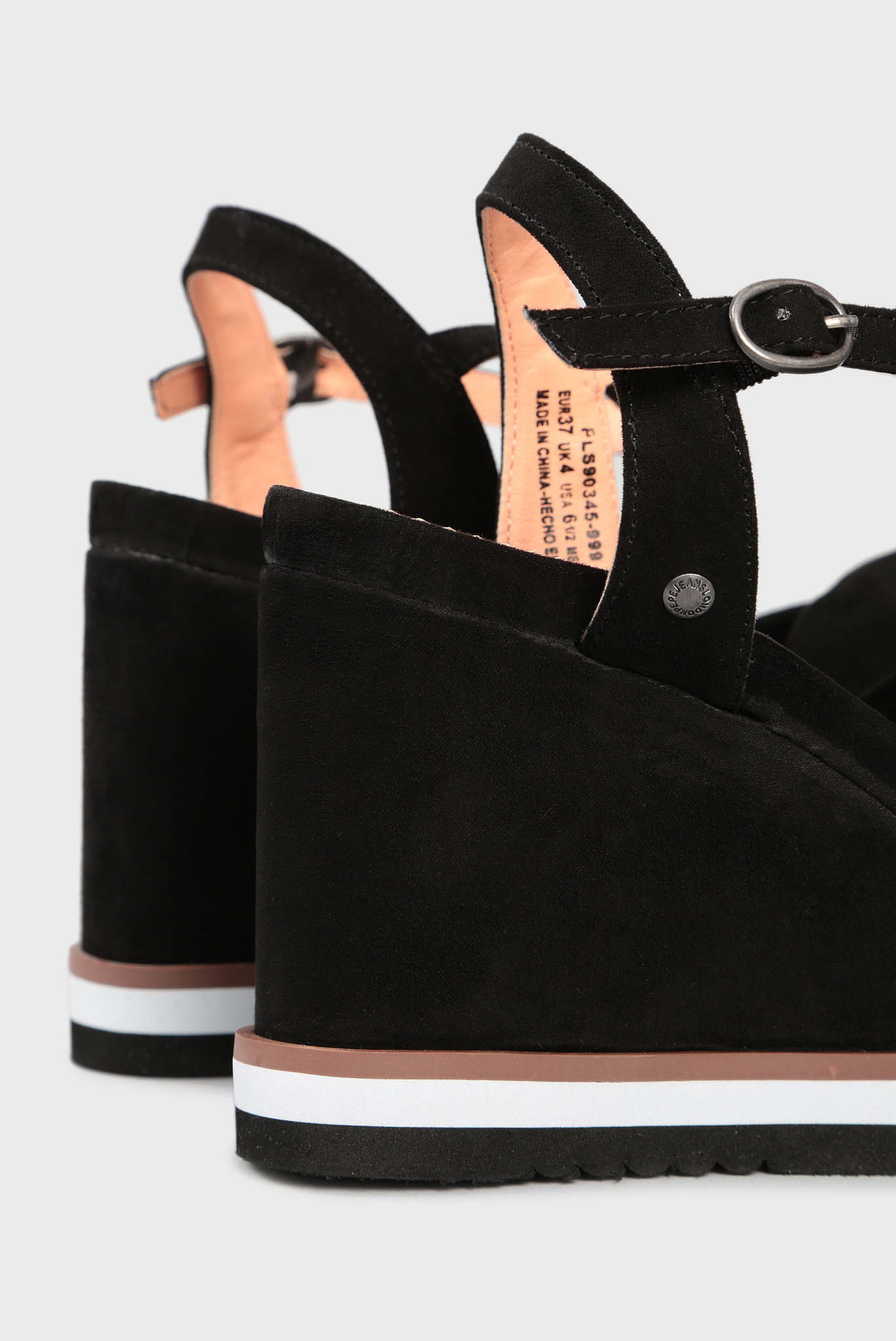 Женские черные босоножки 5