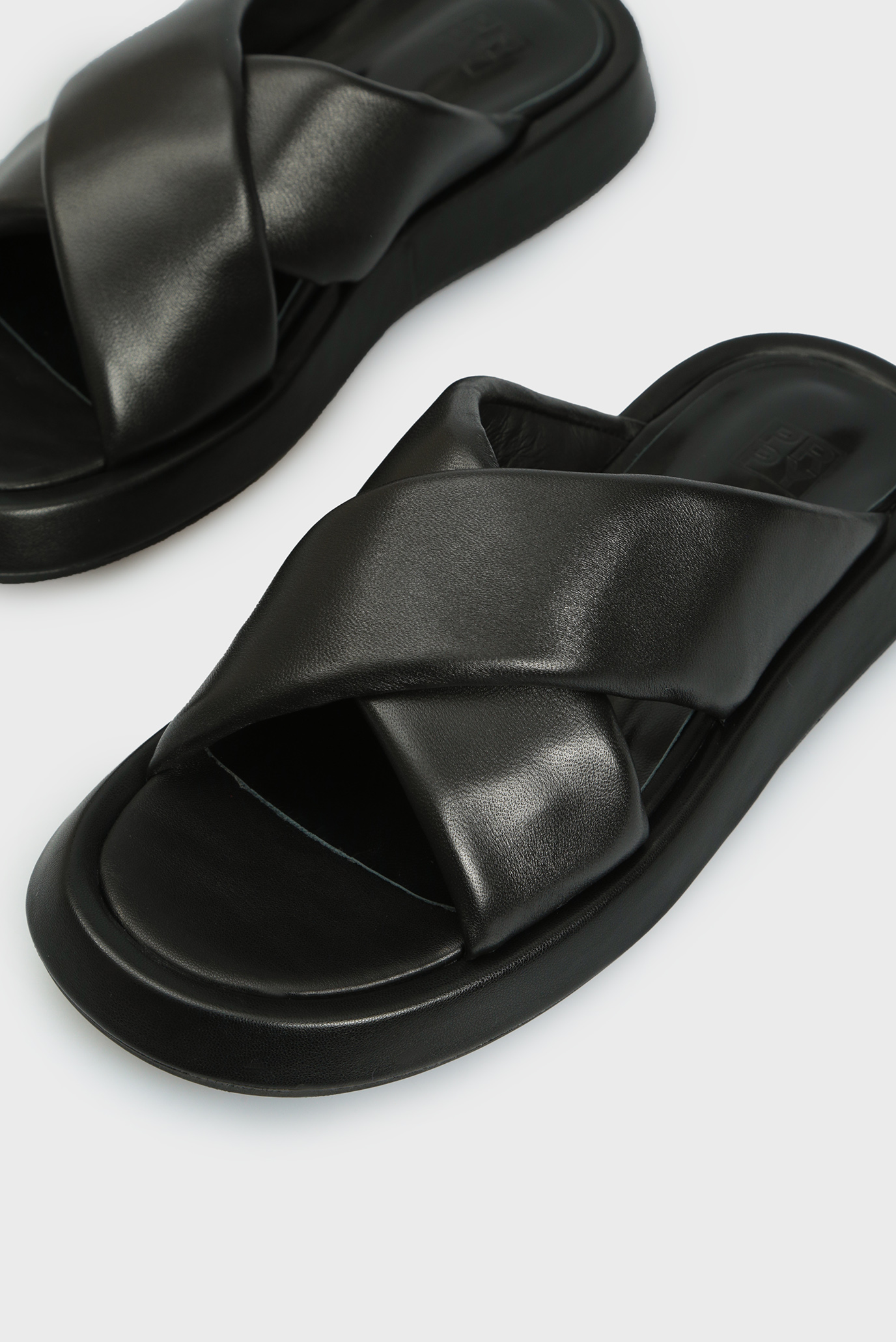 Женские черные кожаные слайдеры Monza 7