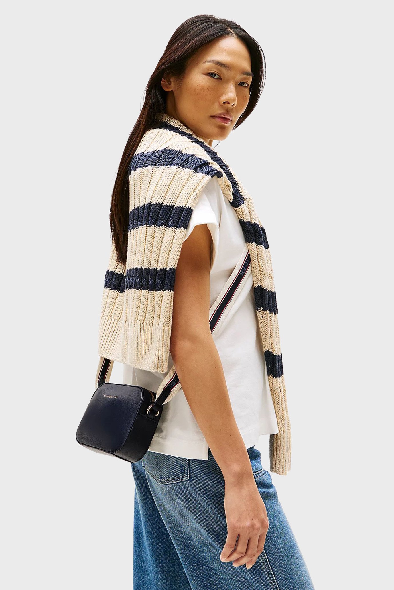 Сумка/TH LOGOTAPE CAMERA BAGTommy Hilfiger Сумка/TH LOGOTAPE CAMERA BAG 2