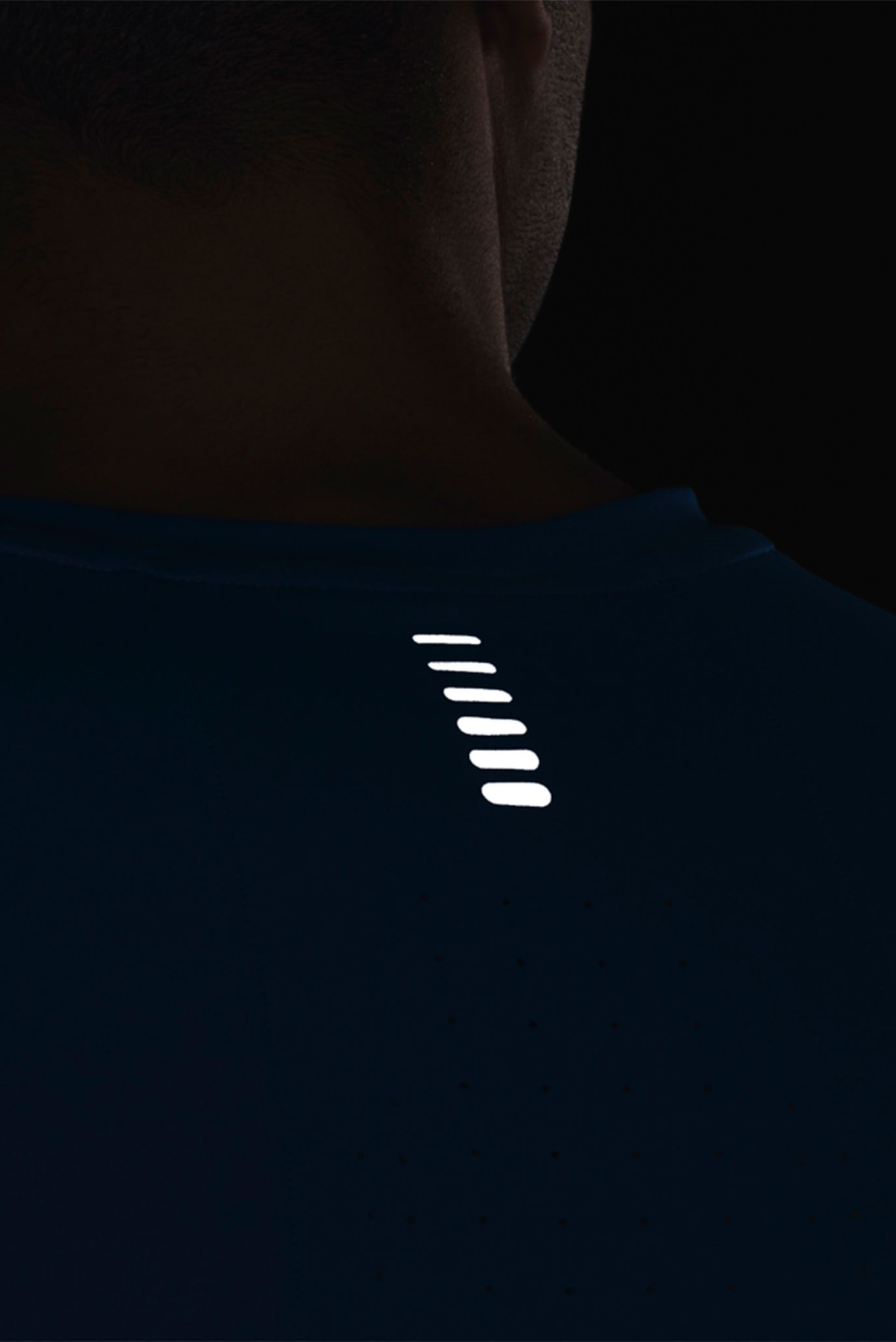 Мужская синяя футболка UA Iso-Chill® Laser Tee 14